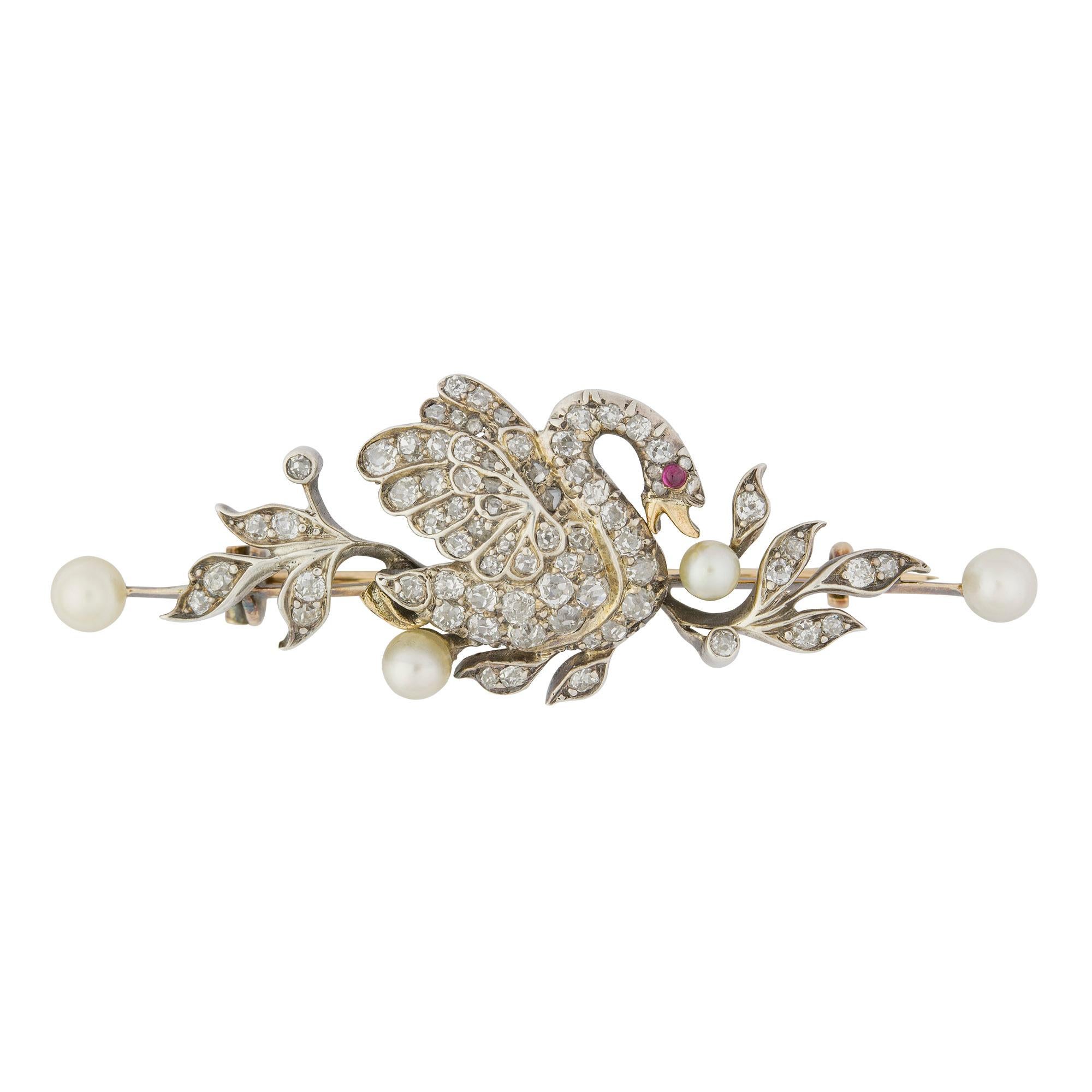 Late Victorian Diamond and Pearl Brooch In Good Condition In London, GB