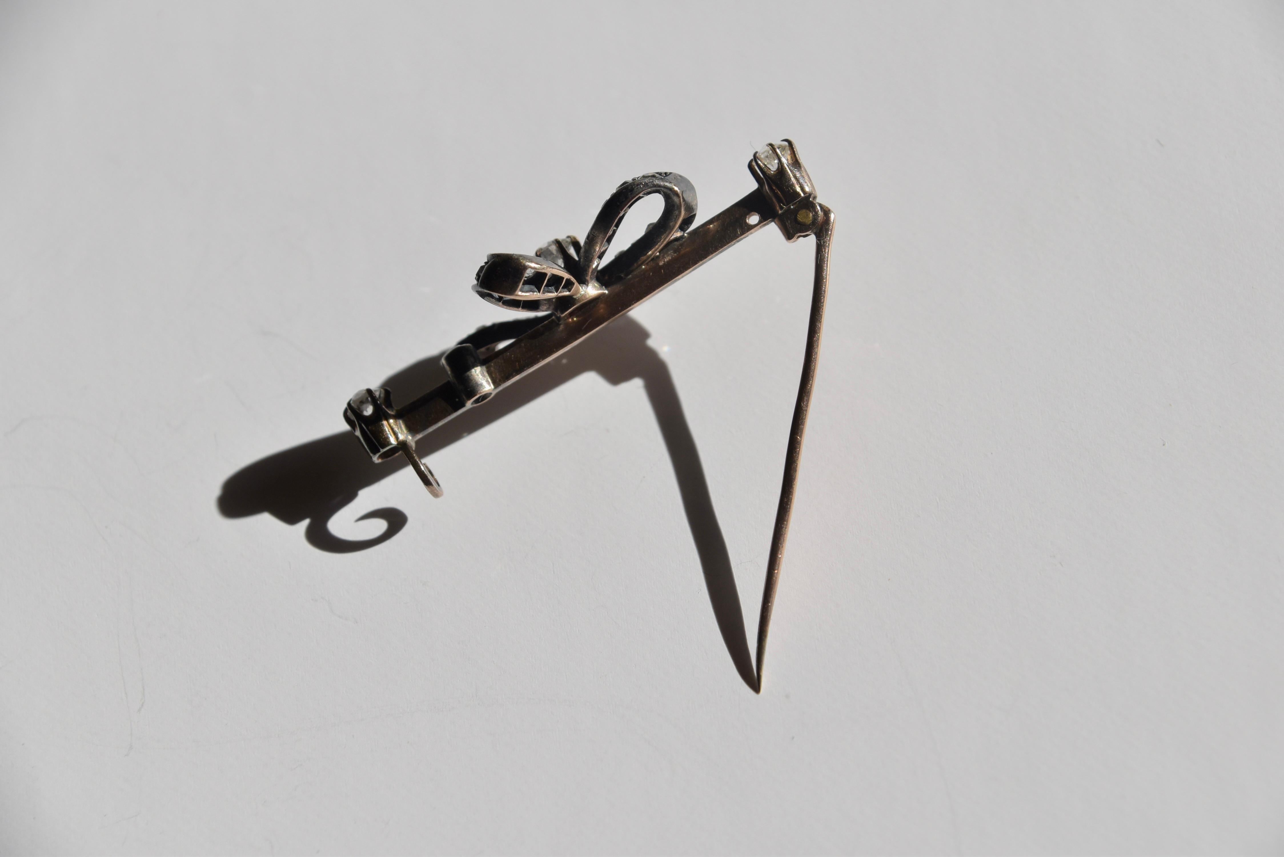 Late Victorian Diamond Bow Brooch In Good Condition For Sale In London, GB