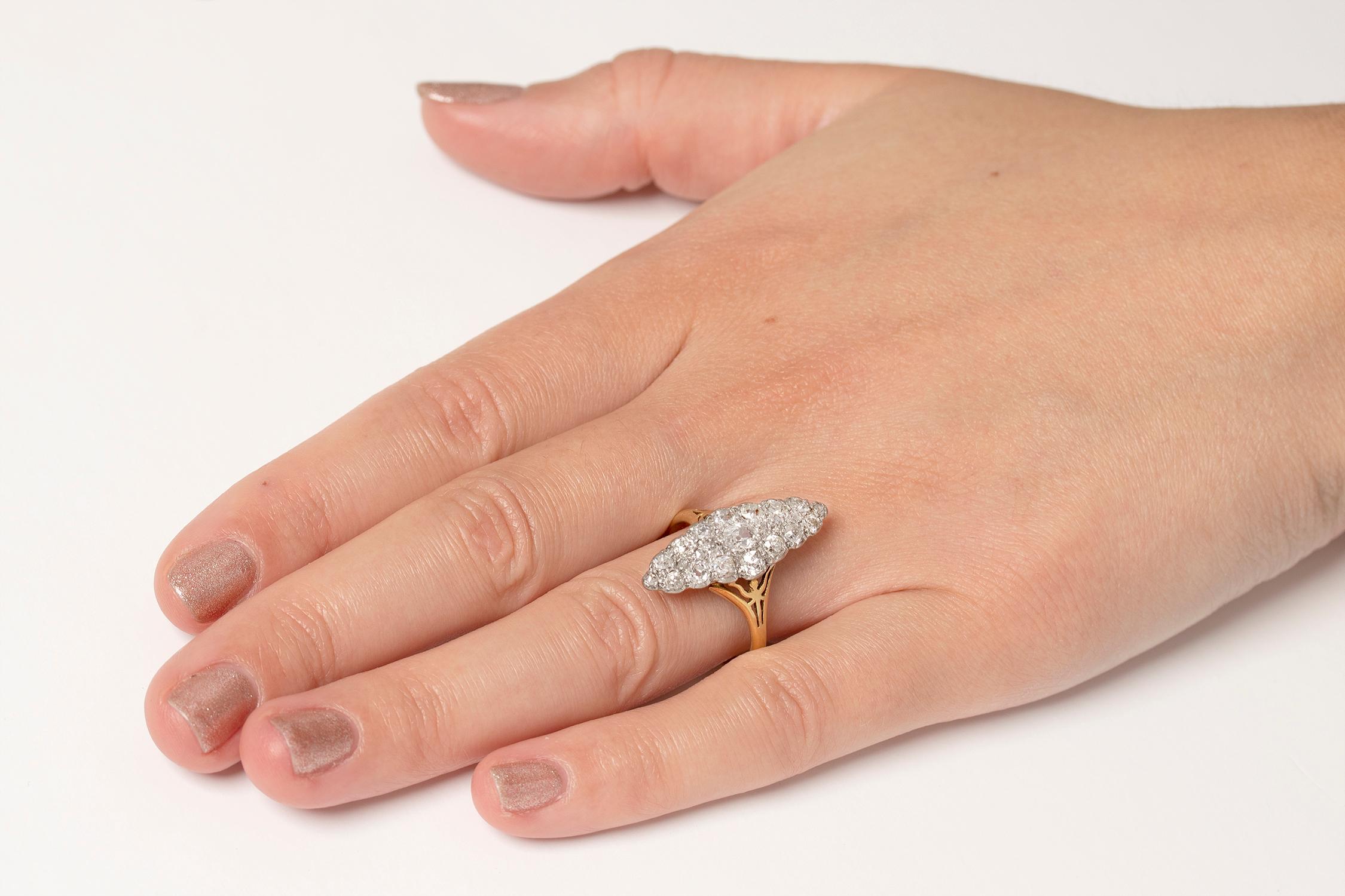 Spätviktorianischer Diamant-Cluster-Ring in Marquise-Form, um 1900 für Damen oder Herren im Angebot