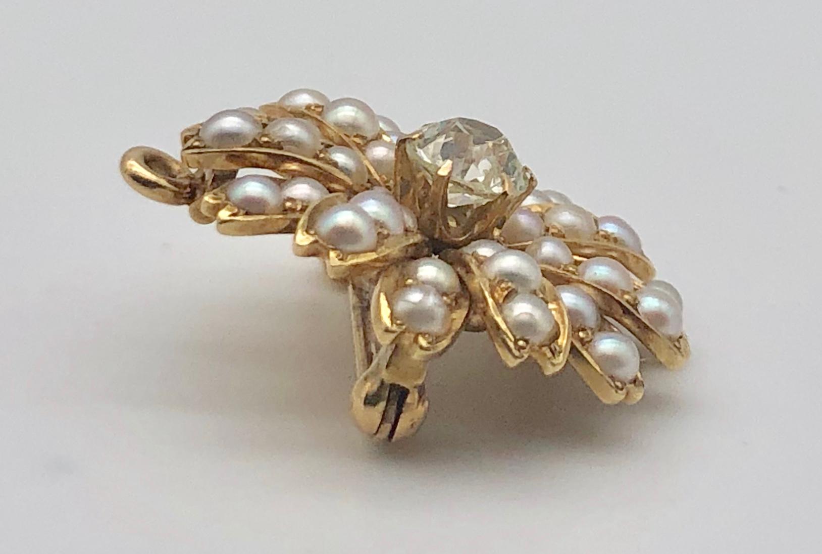 Pendentif broche en forme de marguerite en or avec perles orientales et diamants, de la fin de l'époque victorienne Excellent état - En vente à Munich, Bavaria