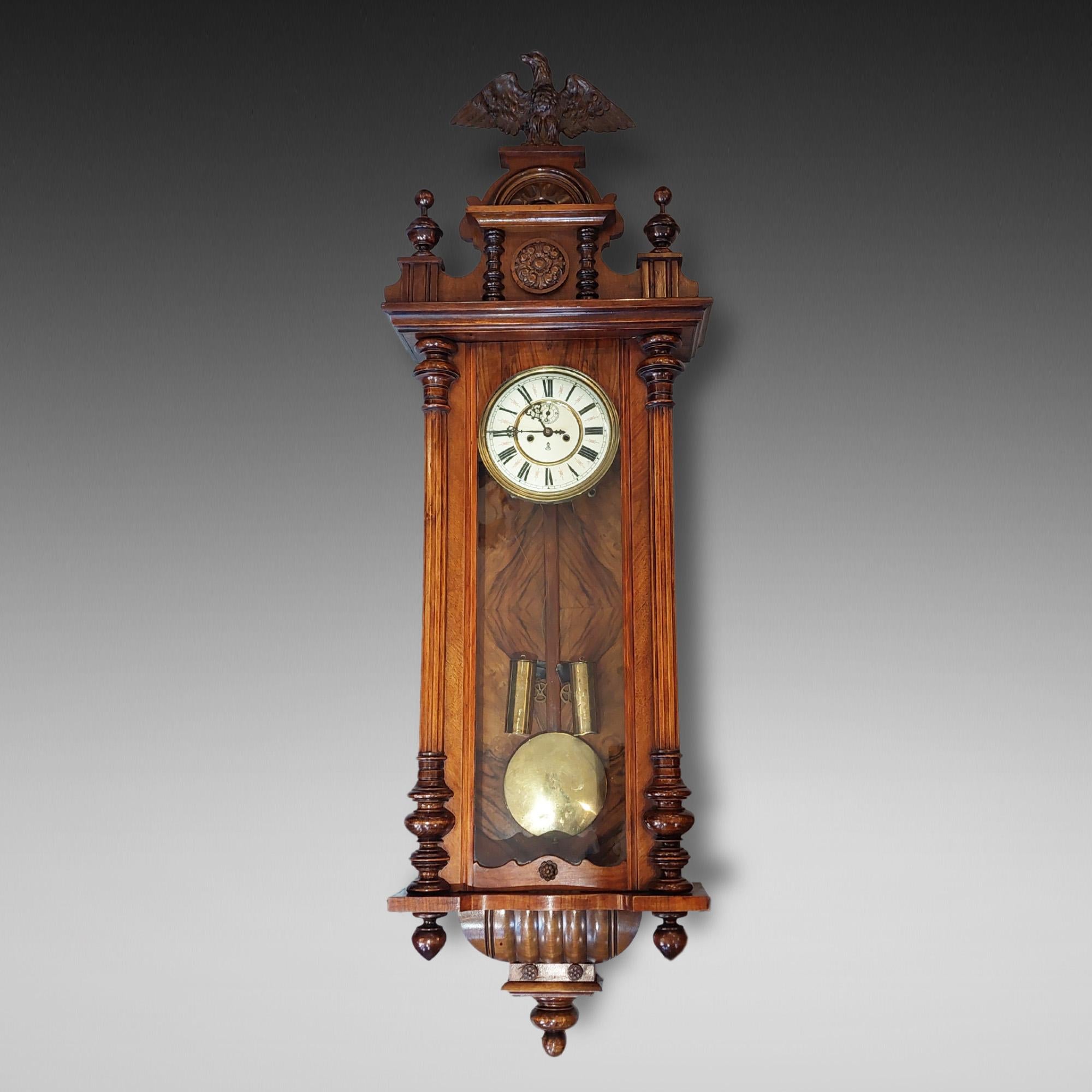 Reloj de pared victoriano tardío de doble pesa 