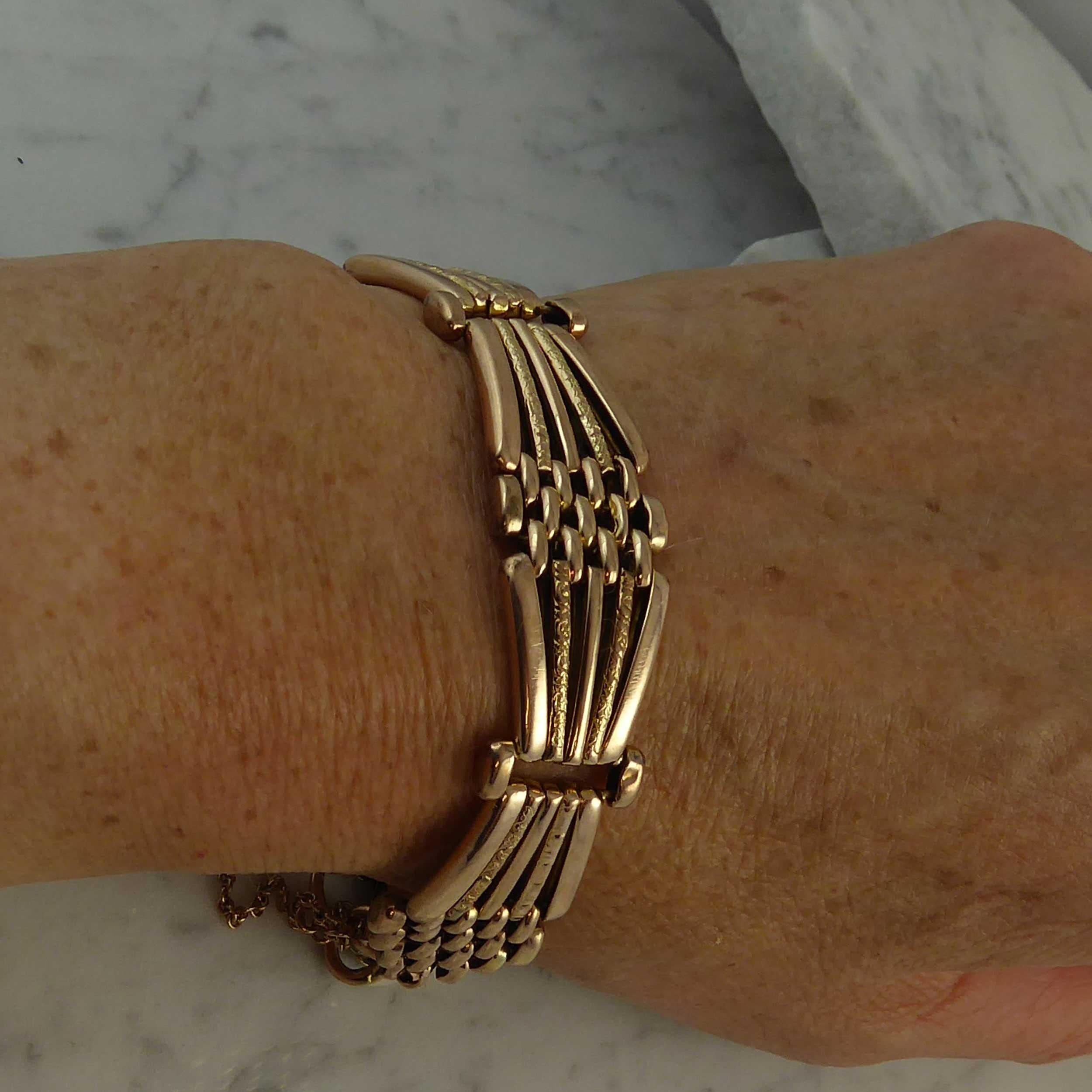 Late Victorian, Early Edwardian Rose Gold Gate Bracelet, circa 1900 In Excellent Condition In Yorkshire, West Yorkshire