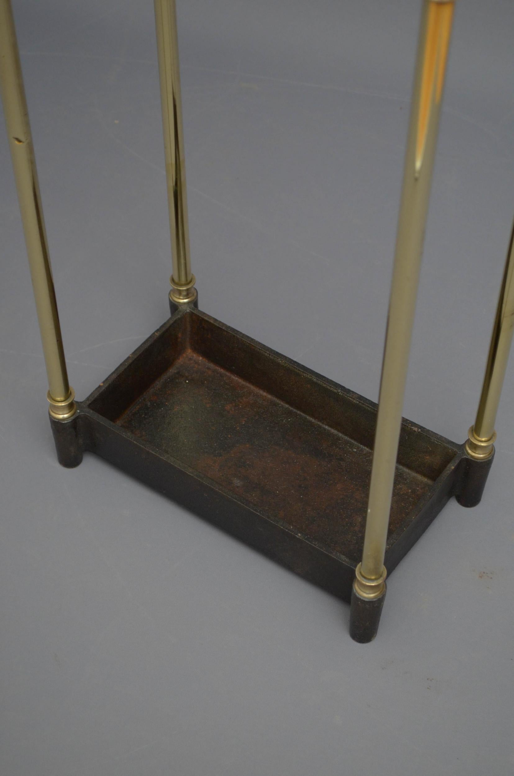 Late Victorian / Edwardian Brass Umbrella Stand In Good Condition In Whaley Bridge, GB
