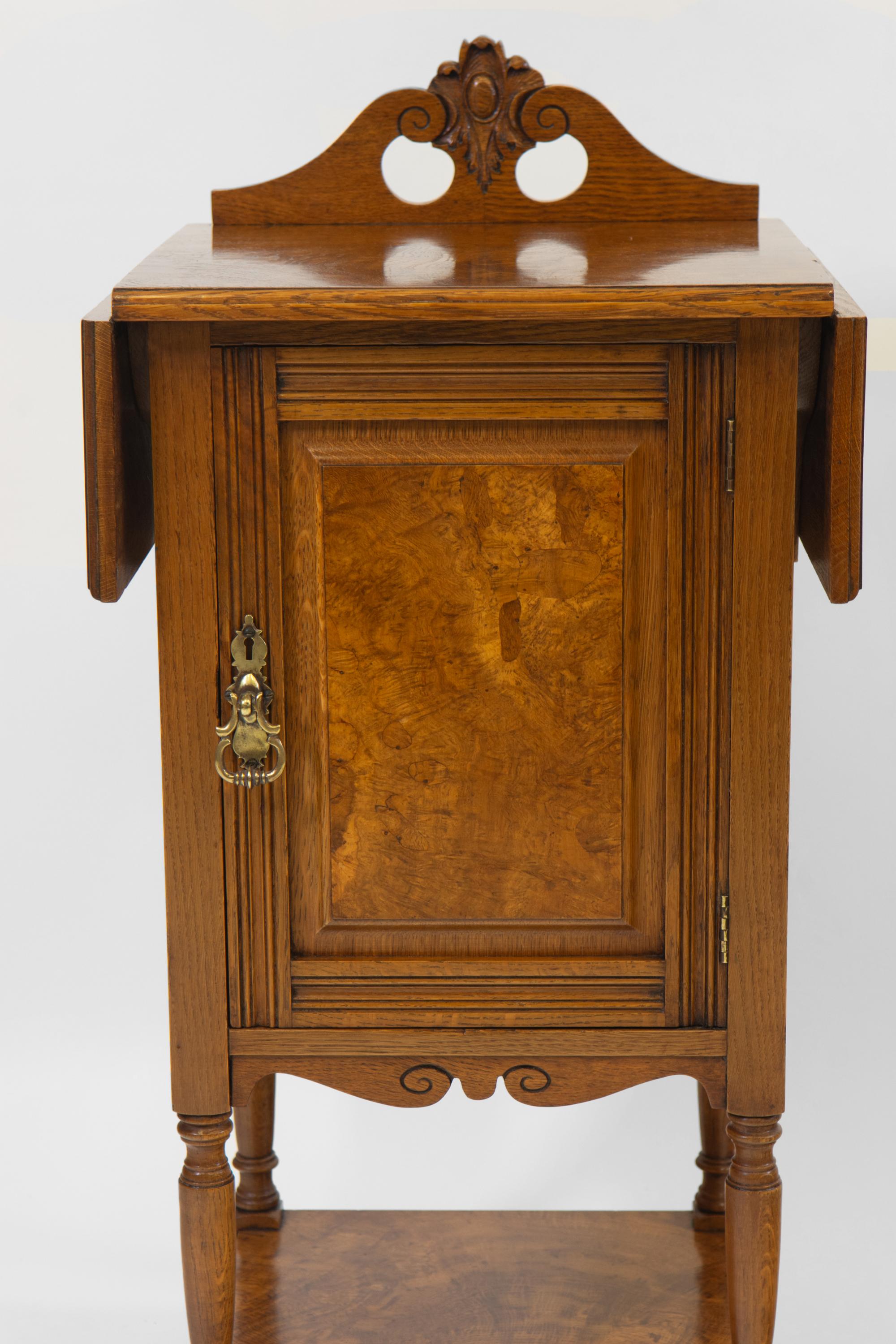 19th Century Late Victorian / Edwardian Golden Burr Oak Cabinet For Sale