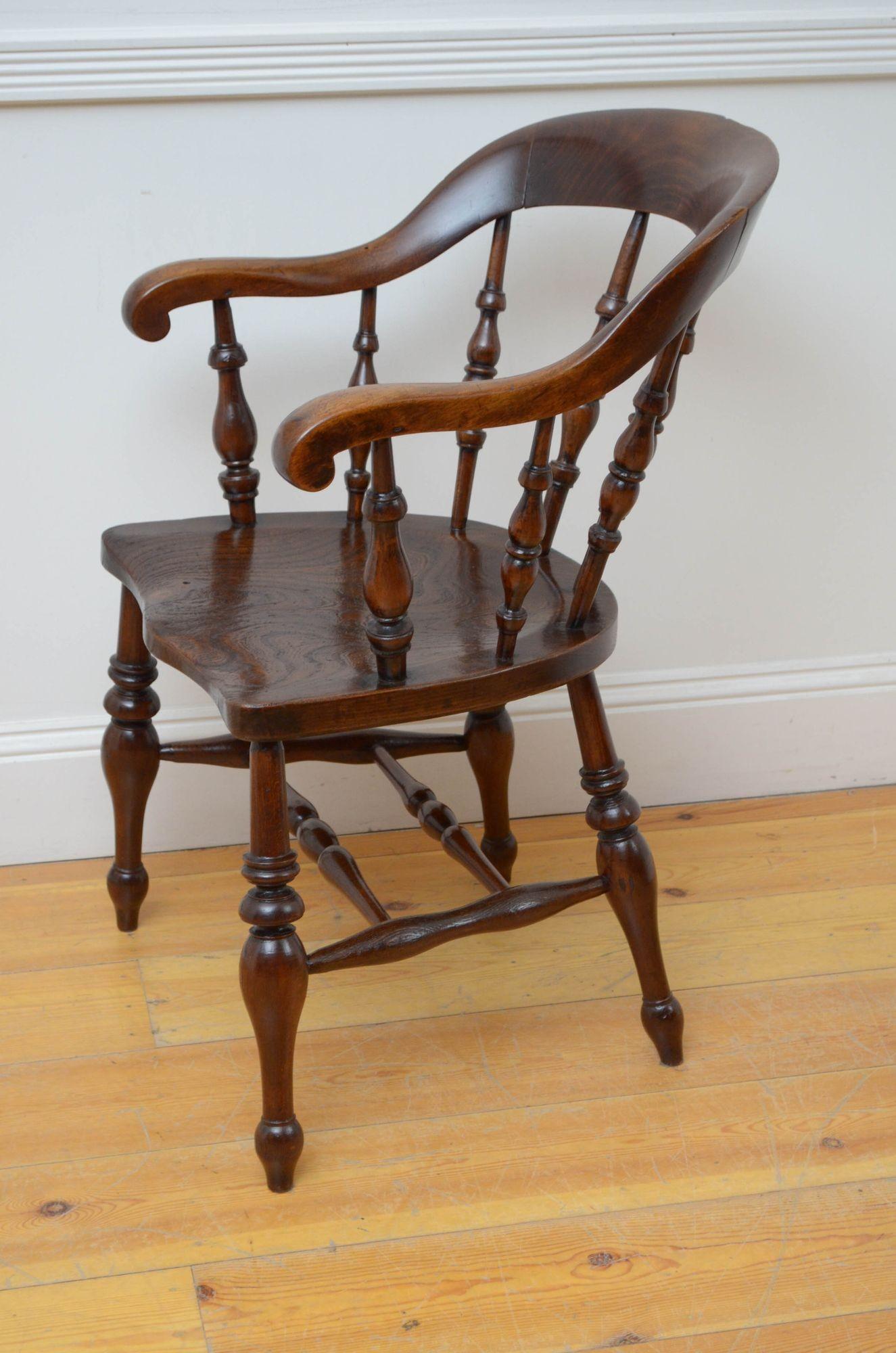 Late Victorian Elm Office or Desk Chair For Sale 2