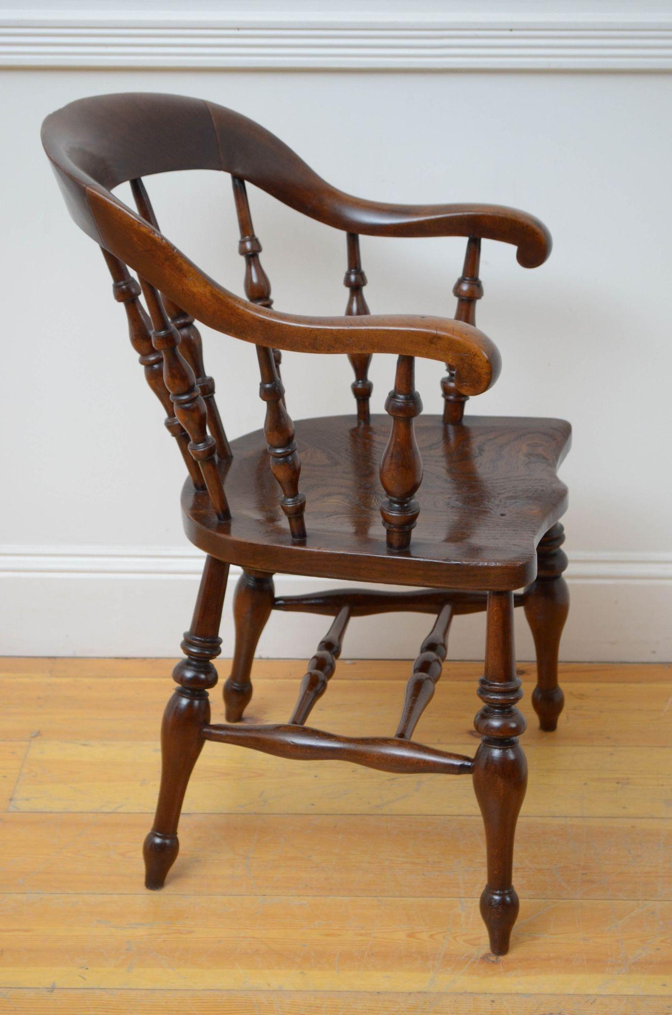 Late Victorian Elm Office or Desk Chair For Sale 4