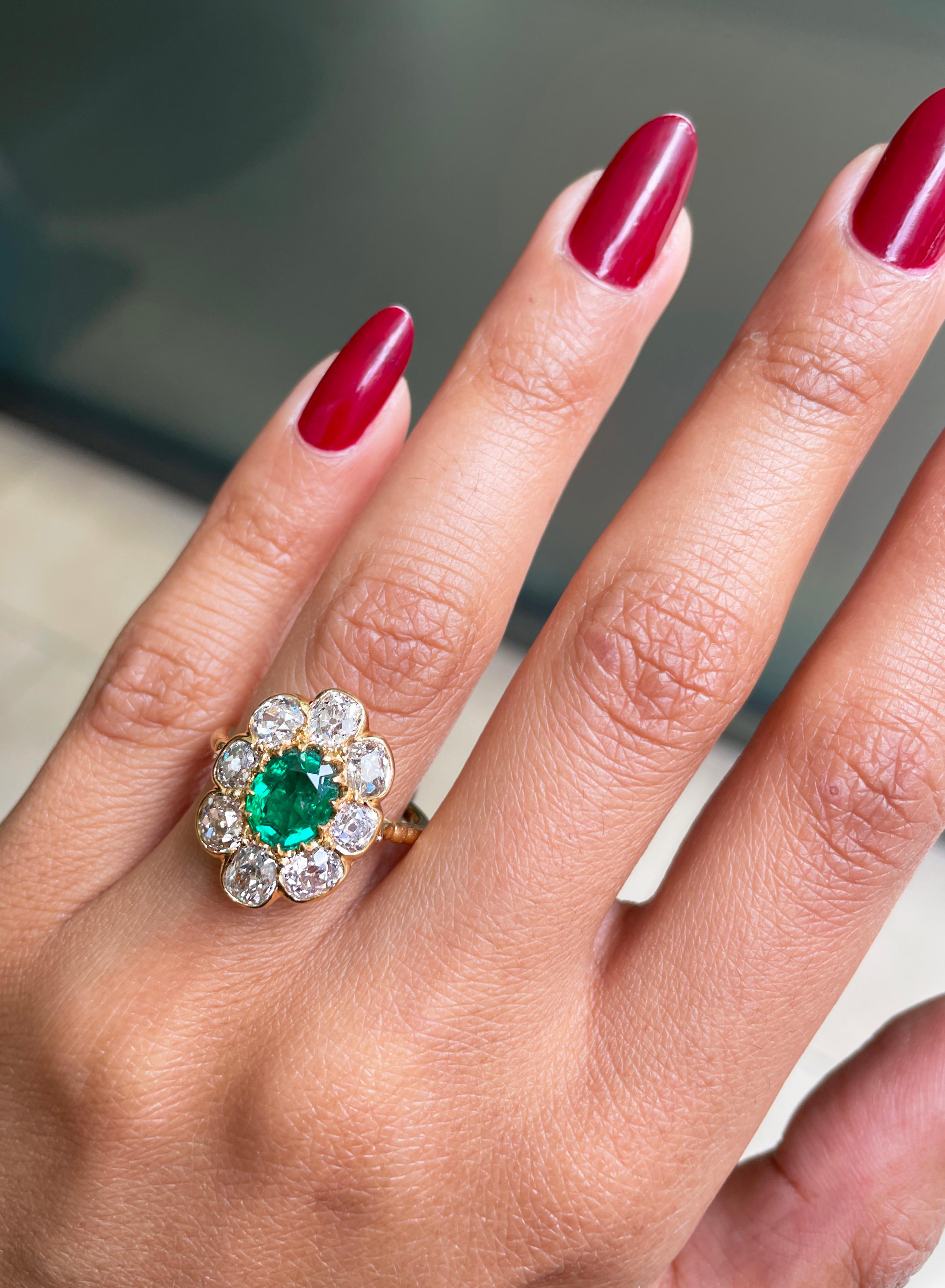 Late Victorian Emerald and Old Cut Diamond 18ct Gold Cluster Ring, Circa 1890 1