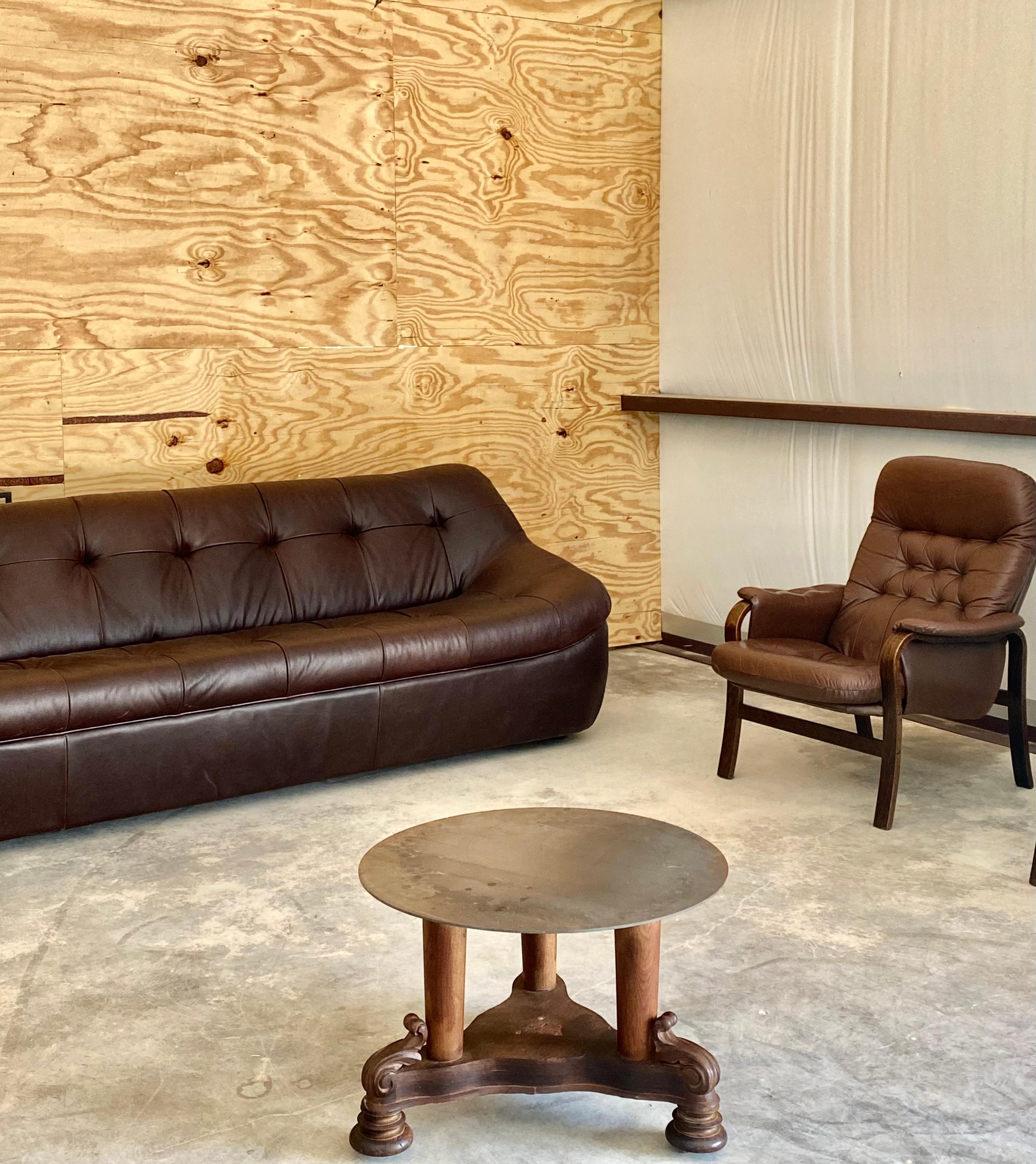 Tardo vittoriano Victorian Coffee Table + Round Steel Top on Brass Casters in vendita