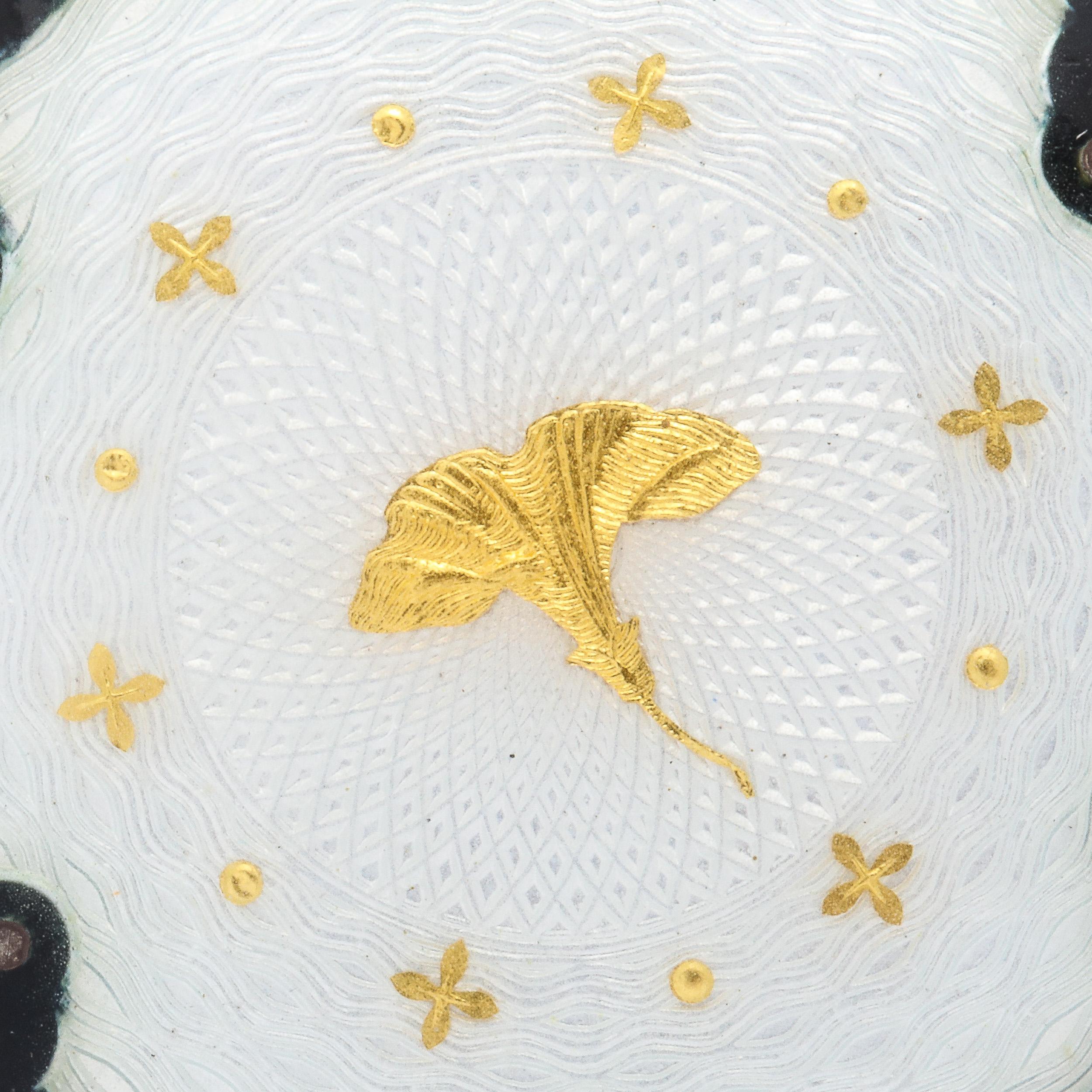 Broche victoriano tardío de plata de ley con esmalte guilloché y gloria de la mañana en venta 4