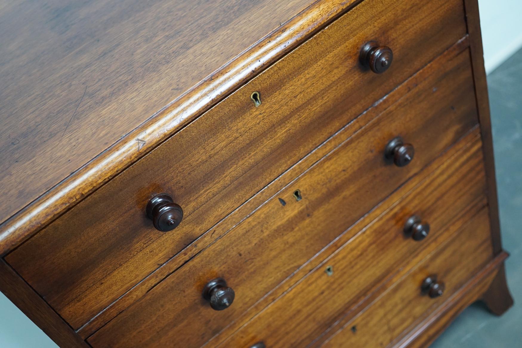 Late Victorian English Mahogany Chest of Drawers, Late 19th Century 6