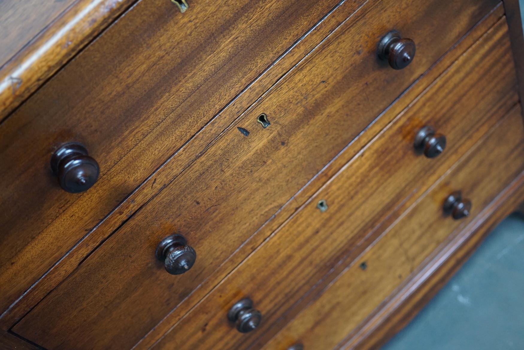 Late Victorian English Mahogany Chest of Drawers, Late 19th Century 10