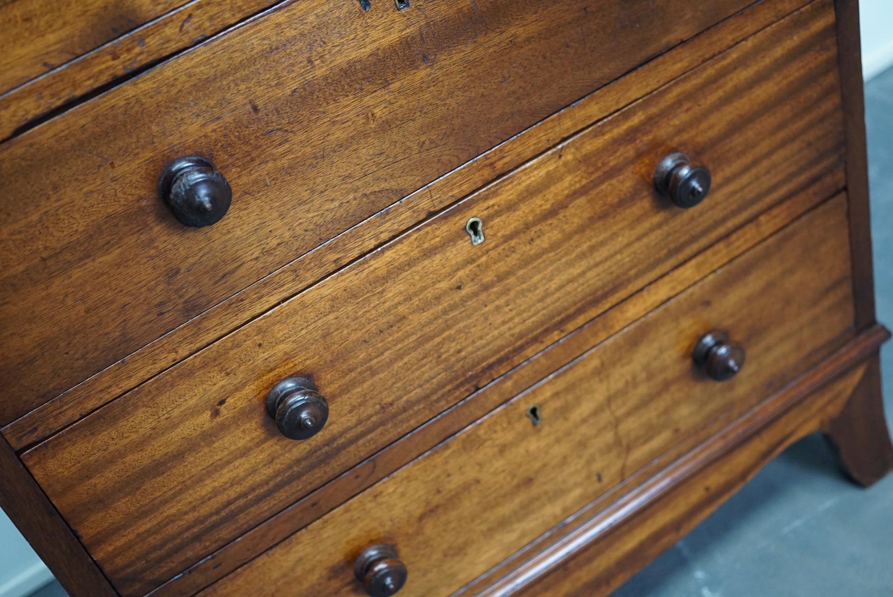 Late Victorian English Mahogany Chest of Drawers, Late 19th Century 1