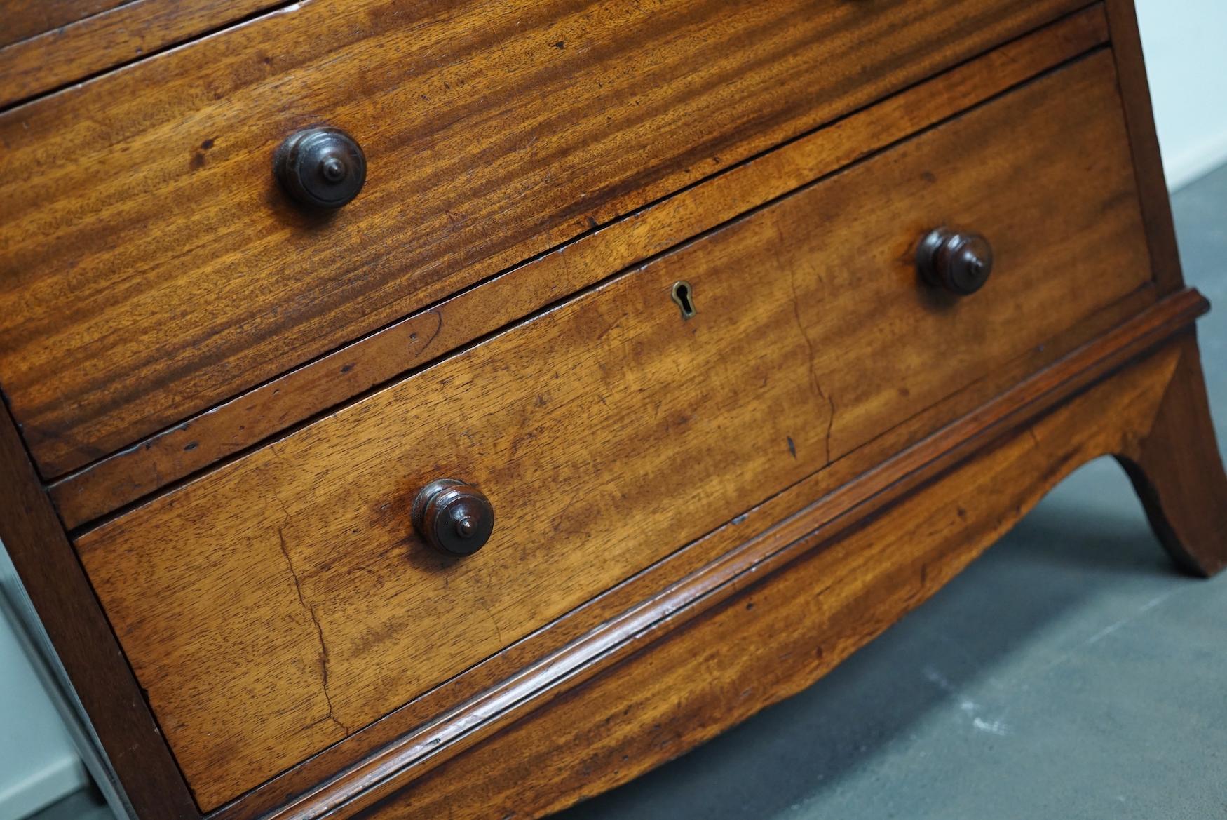 Late Victorian English Mahogany Chest of Drawers, Late 19th Century 2