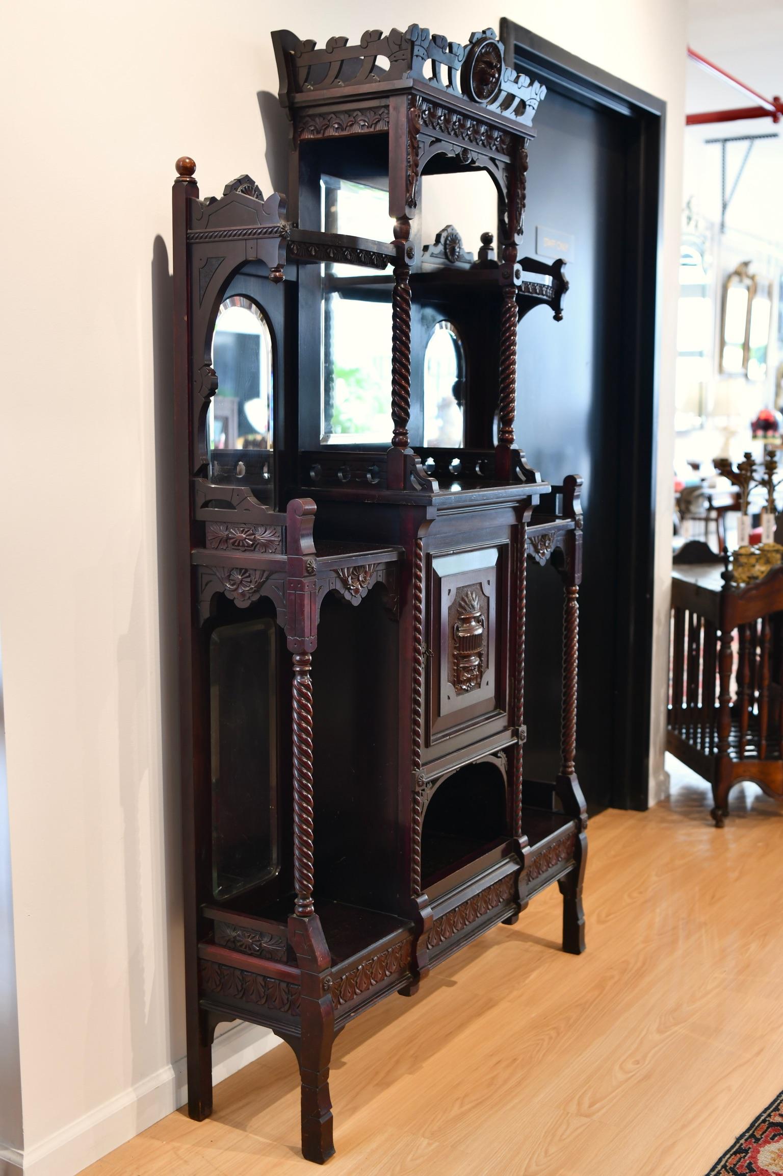 Late Victorian Entryway Etagere In Good Condition For Sale In Brooklyn, NY