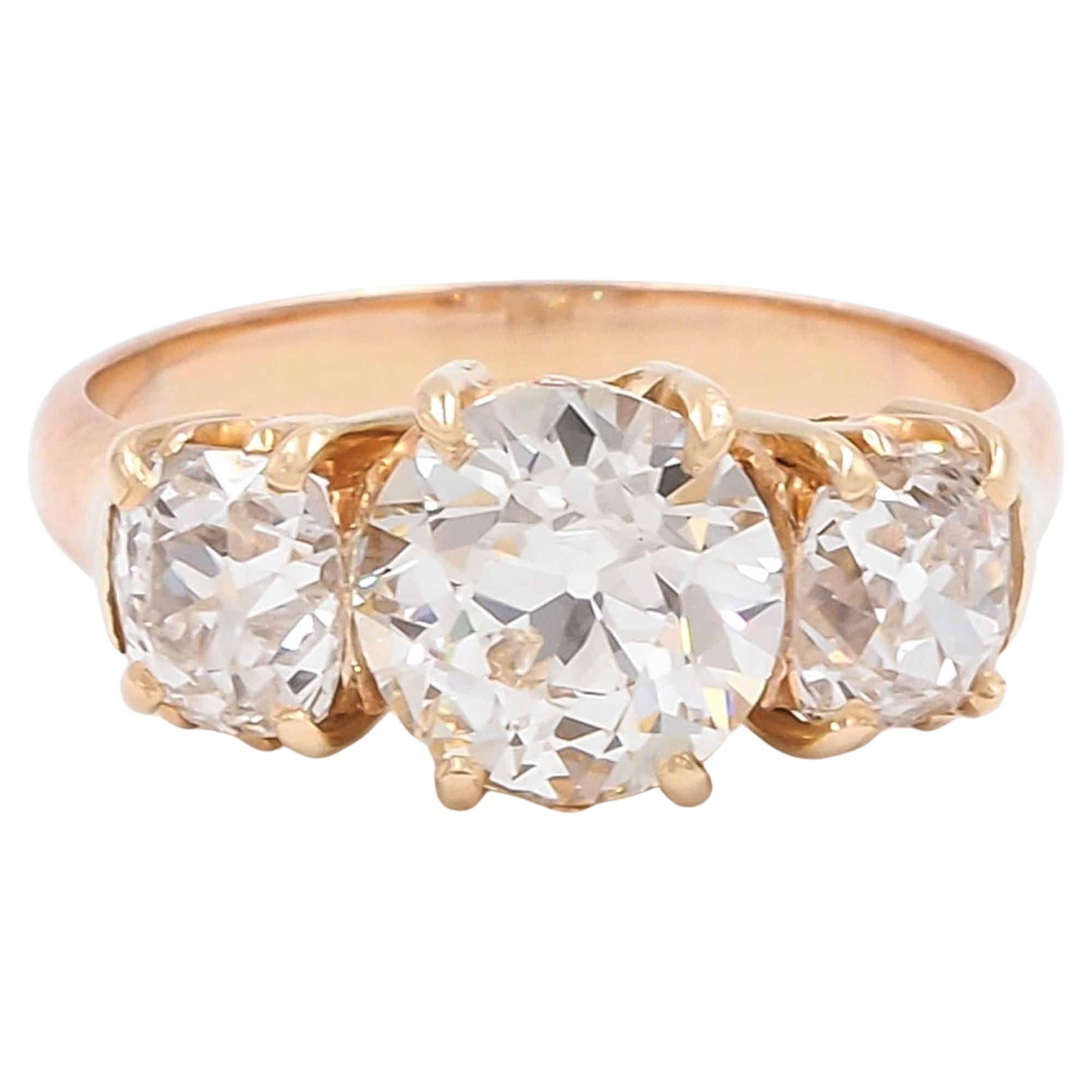 Fin de l
époque victorienne 1,52 carat GIA Old European Cut Diamond 3-Stone Ring