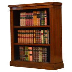 Spätviktorianisches offenes Bücherregal aus gemasertem Nussbaum H95cm