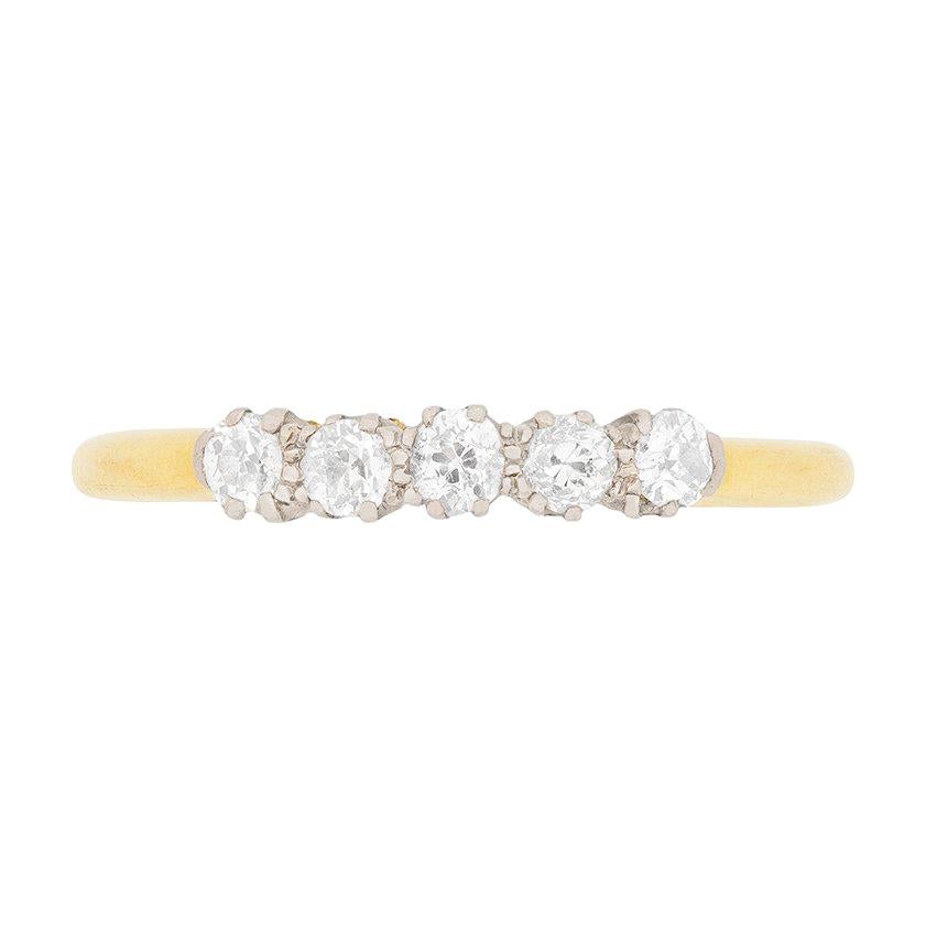 Anillo victoriano tardío de cinco piedras con diamantes talla antigua de 0,50 quilates, hacia 1900