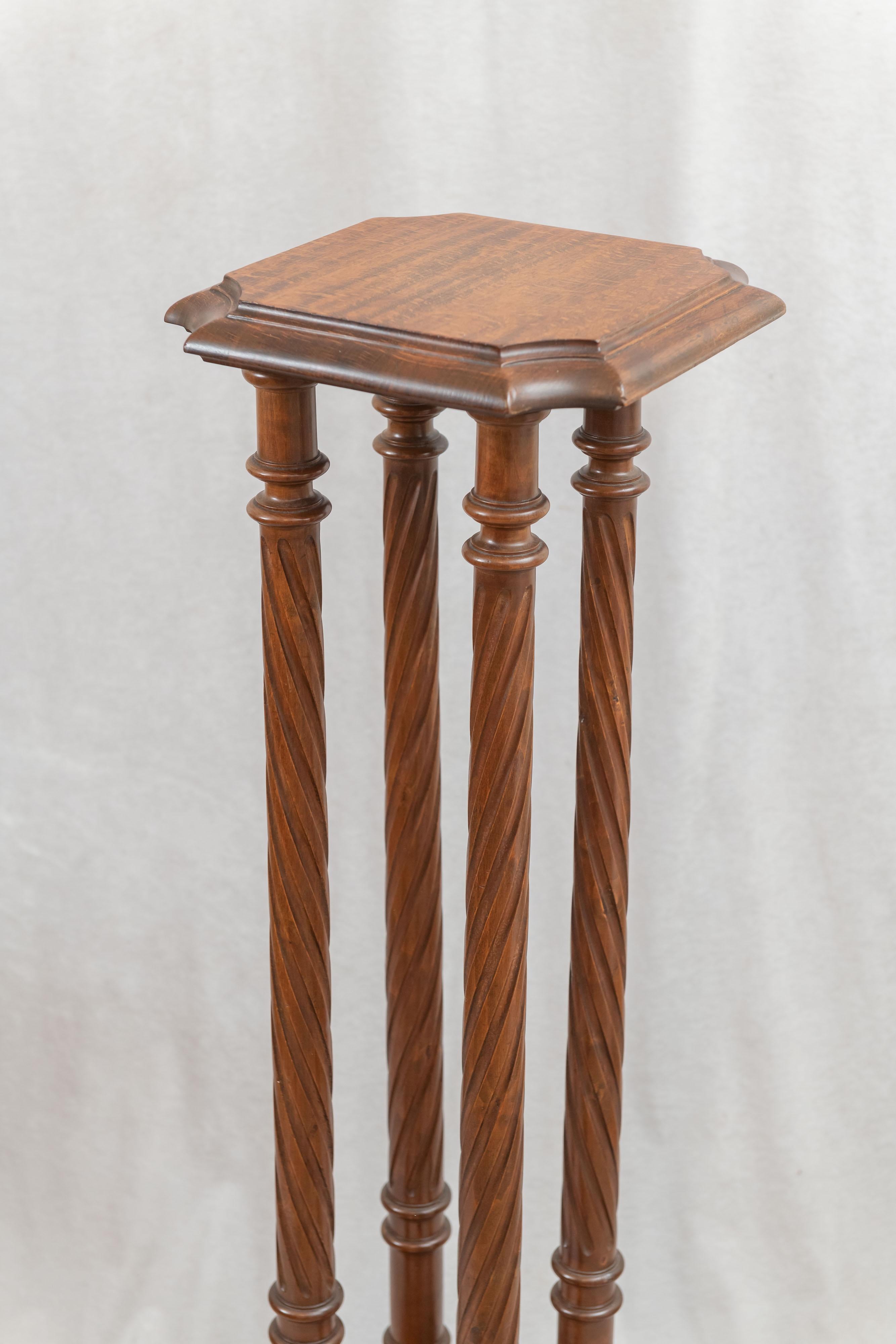 Hand-Crafted Late Victorian Four Column Mahogany Pedestal For Sale