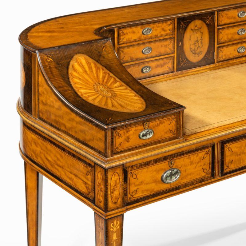 Late Victorian Freestanding Satinwood Carlton House Desk In Good Condition For Sale In Lymington, Hampshire