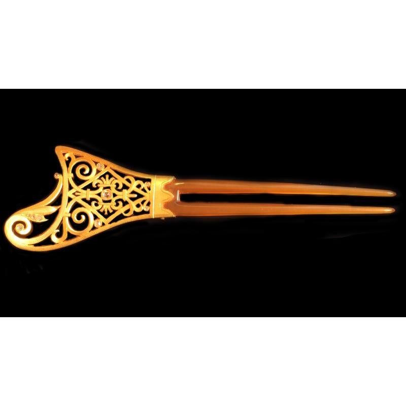 Women's Late Victorian French Gold Hair Comb Set with Diamonds and Made from Horn For Sale