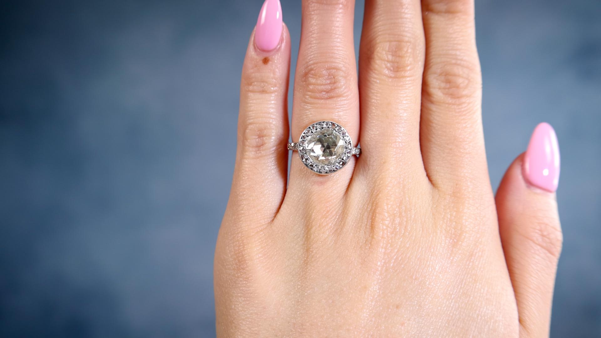 Spätviktorianischer GIA 1,90 Karat Diamant im Rosenschliff Silber 18k Gelbgold Halo-Ring im Zustand „Gut“ in Beverly Hills, CA