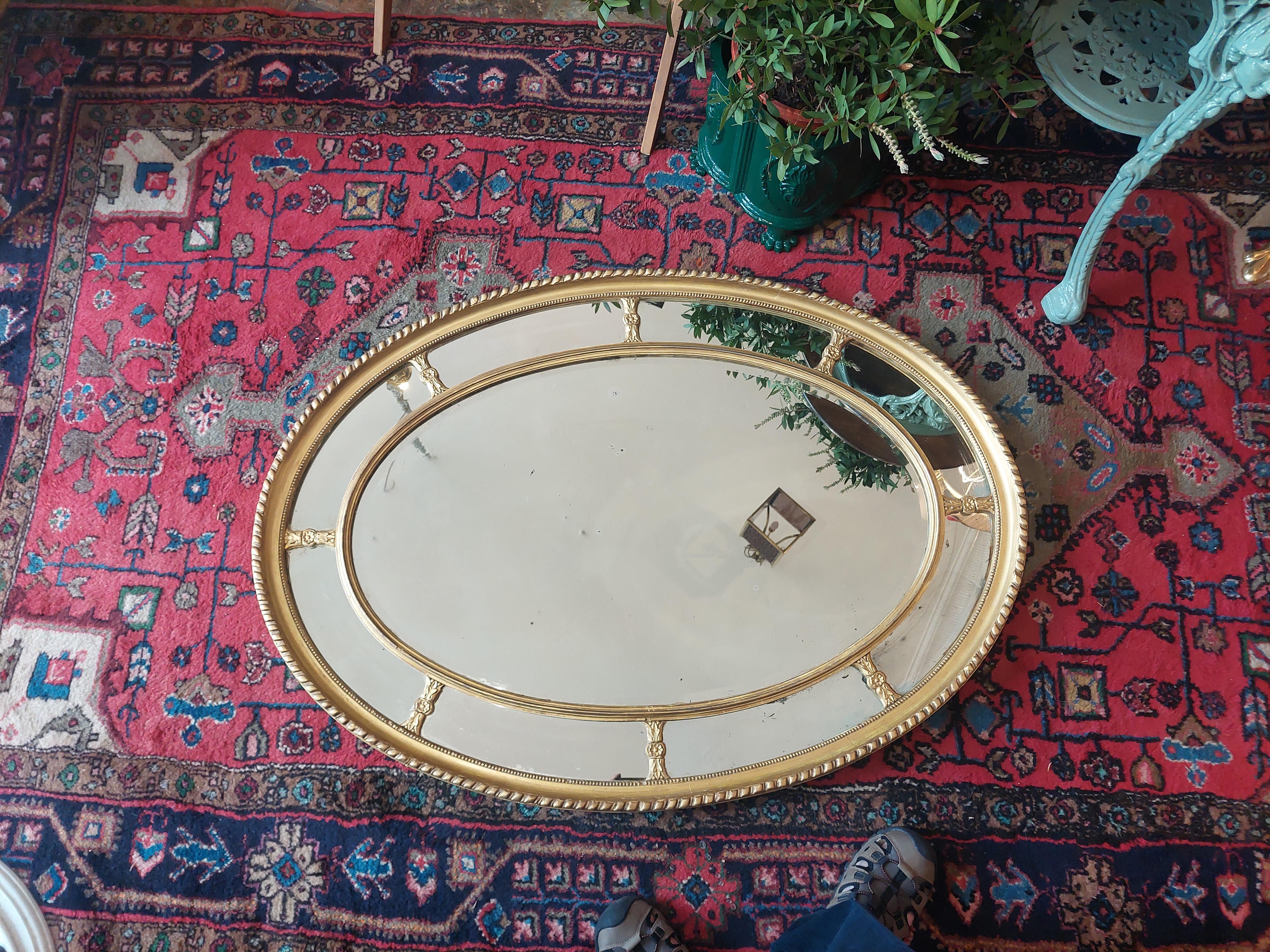 Specchio ovale tardo vittoriano in gesso dorato In condizioni buone in vendita a Altrincham, GB