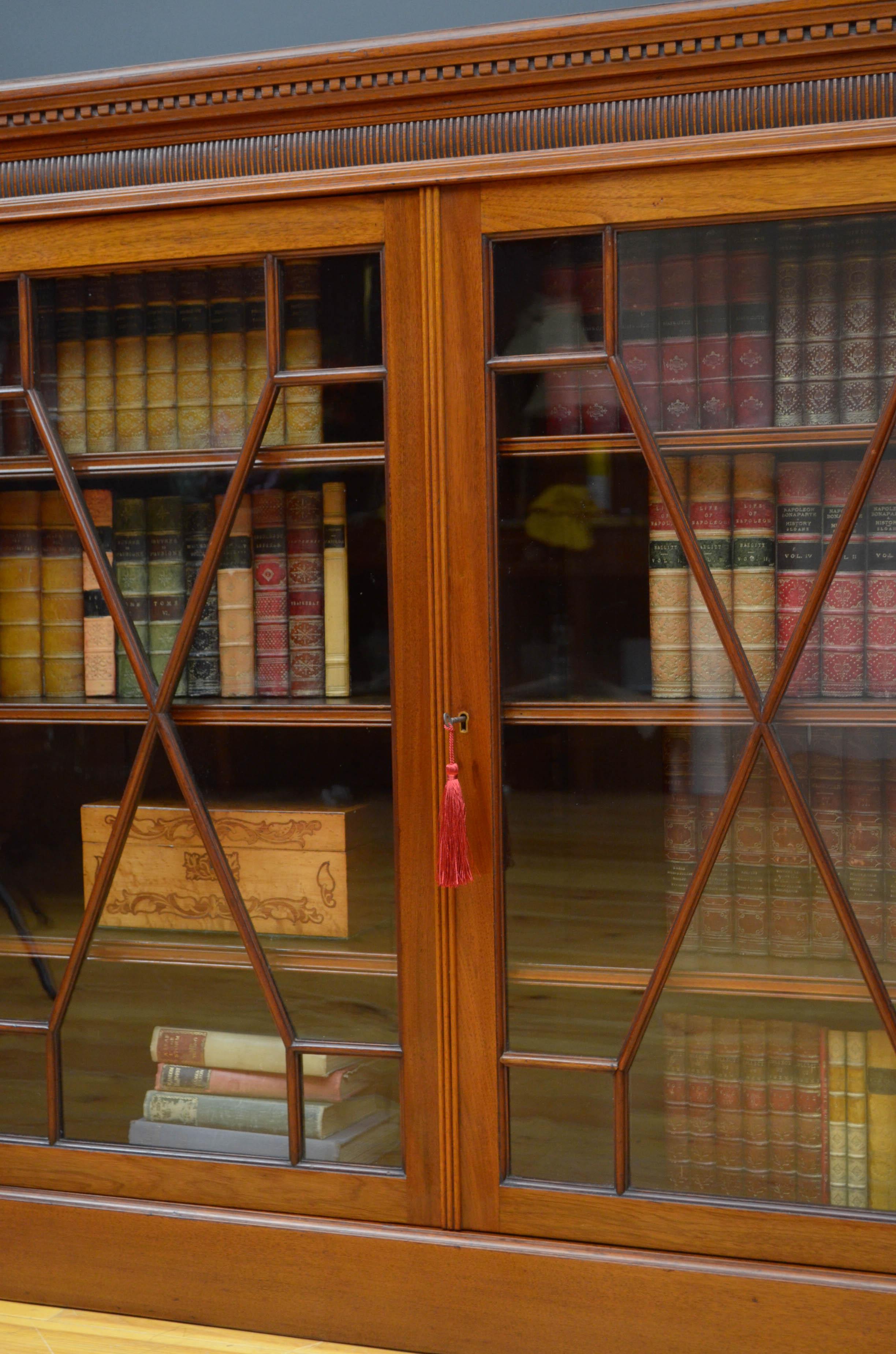 Late Victorian Glazed Bookcase in Walnut 7