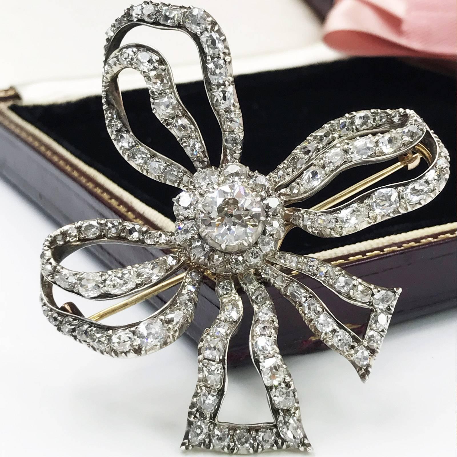 Late Victorian Gold and Silver Diamond Bow Brooch In Excellent Condition In Birmingham, GB