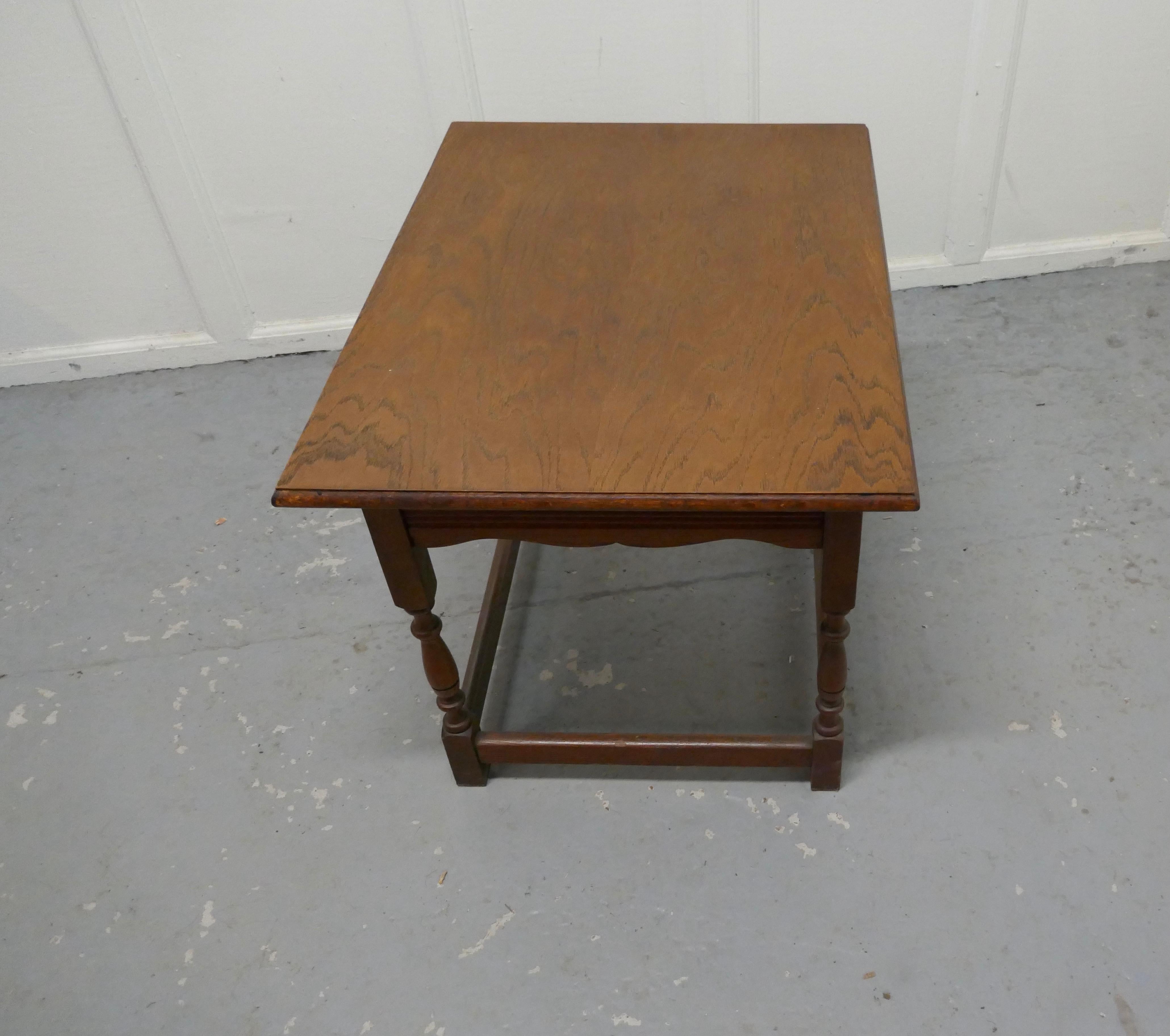 Late Victorian Golden Oak Occasional Side table For Sale 2