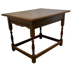 Table d'appoint en chêne doré de la fin de l'époque victorienne