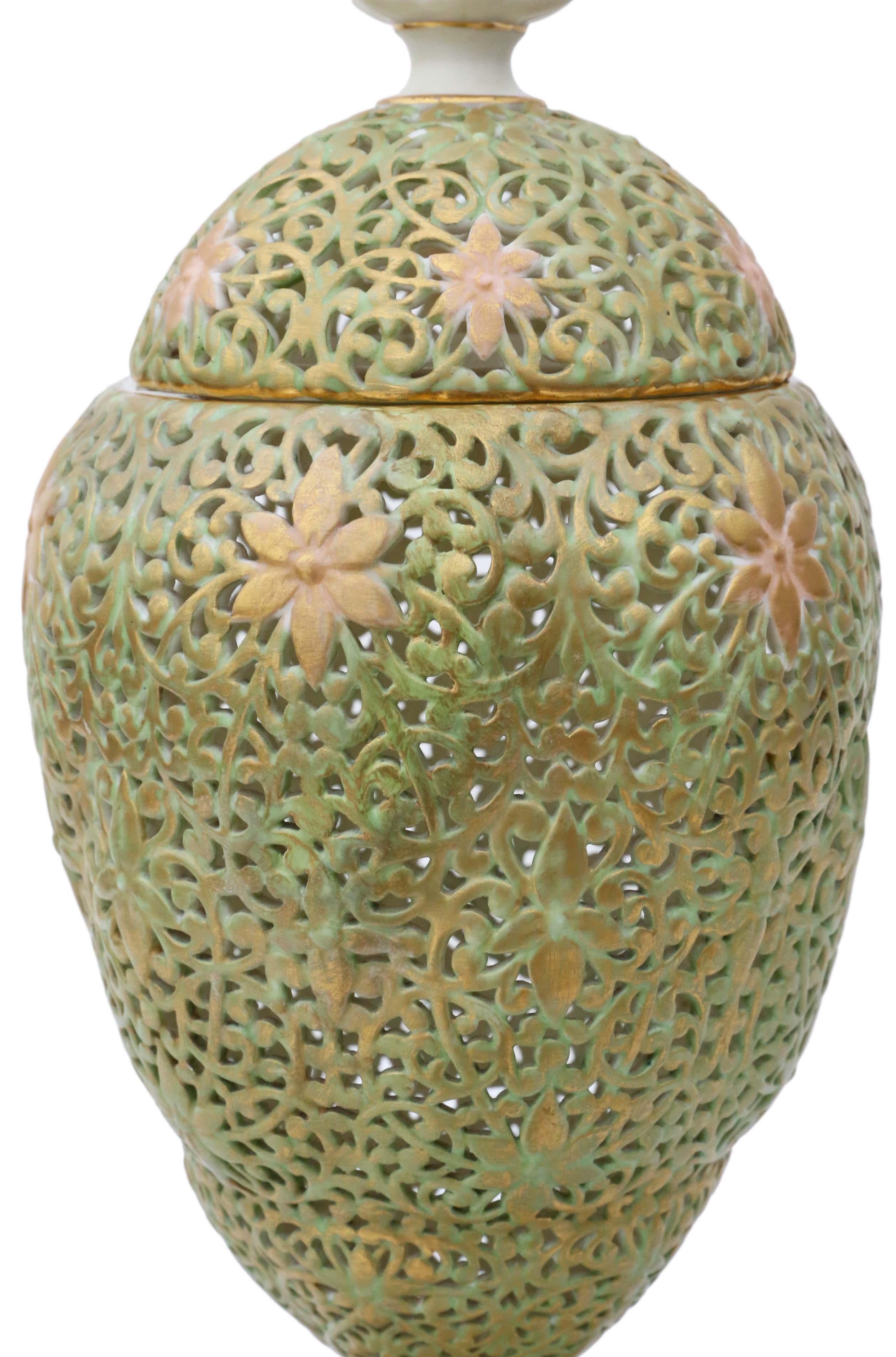 Late Victorian Graingers Worcester Reticulated Vase with Lid 4