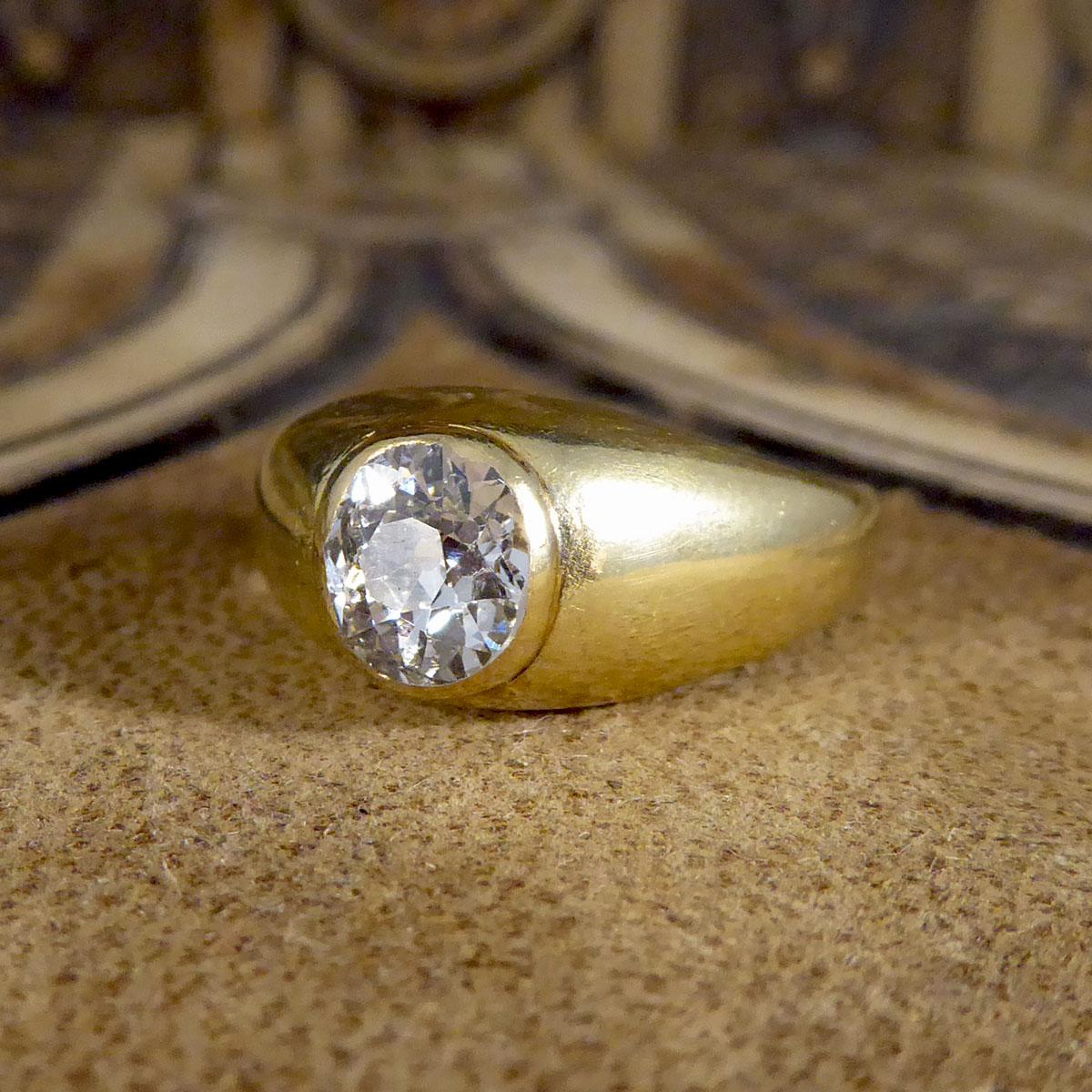 Late Victorian Gypsy Set 0.85ct Old Cushion Cut Diamond Ring in 18ct Yellow Gold 4