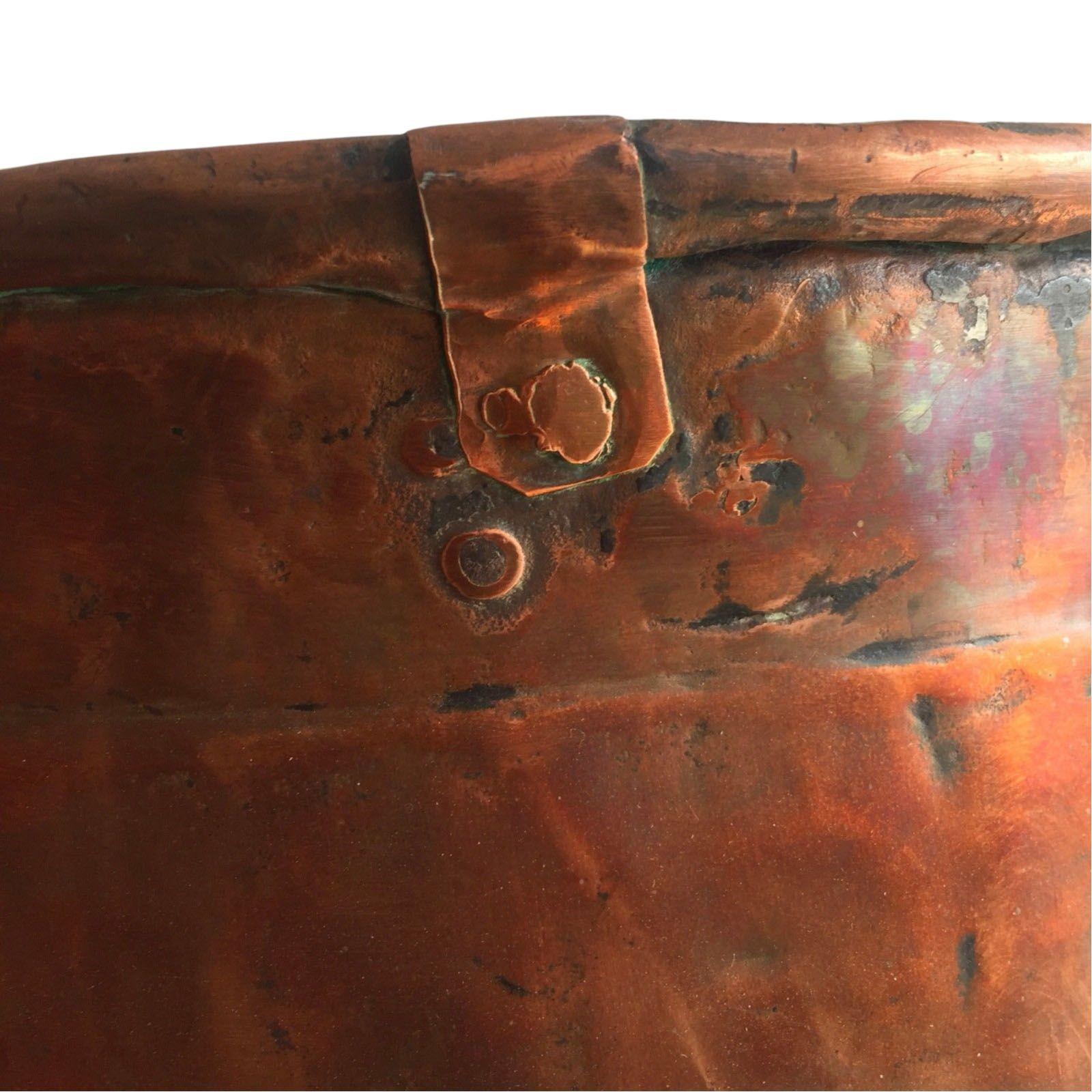 19th Century Late Victorian Hand-Hammered Copper Cauldron Pot For Sale