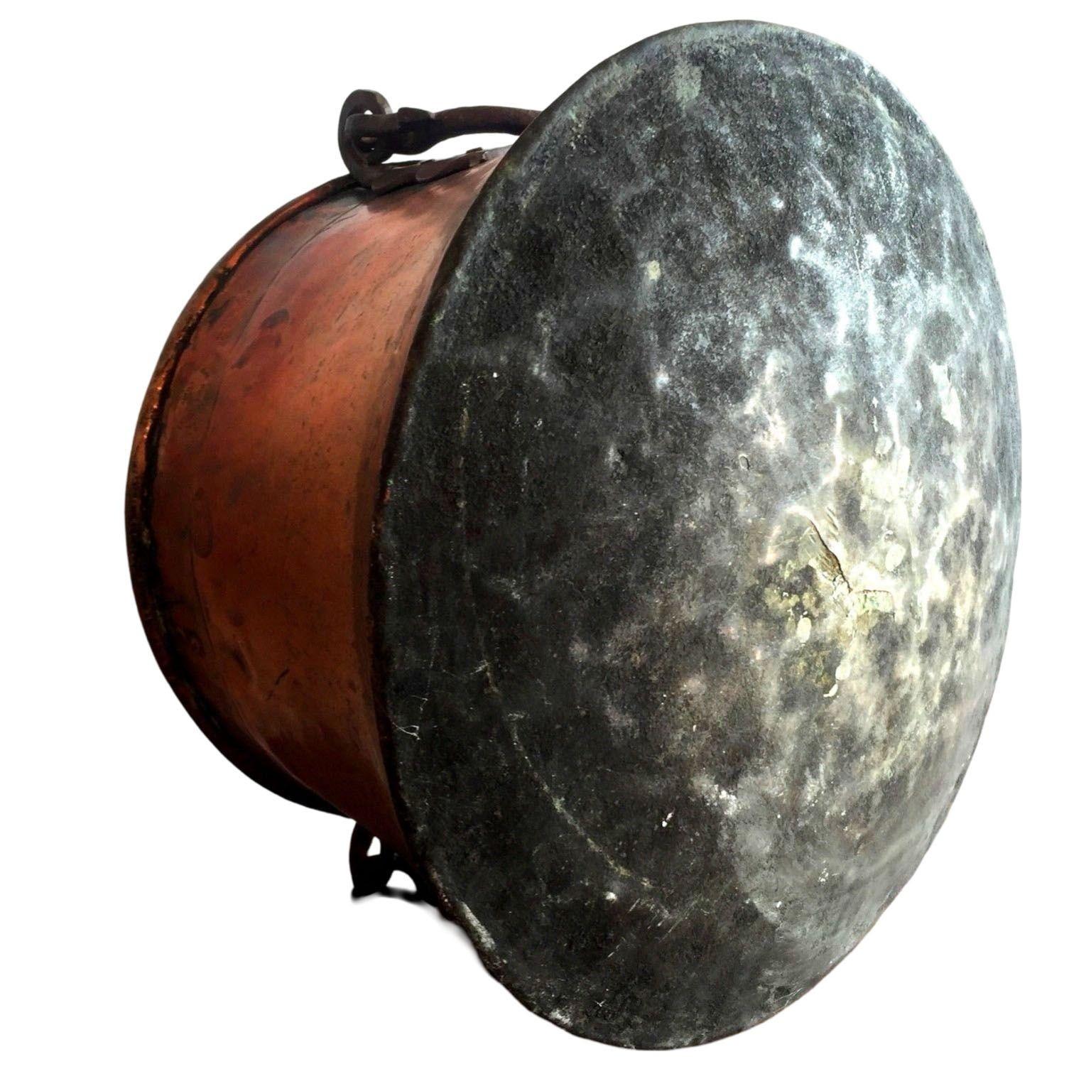 Late Victorian Hand-Hammered Copper Cauldron Pot For Sale 1