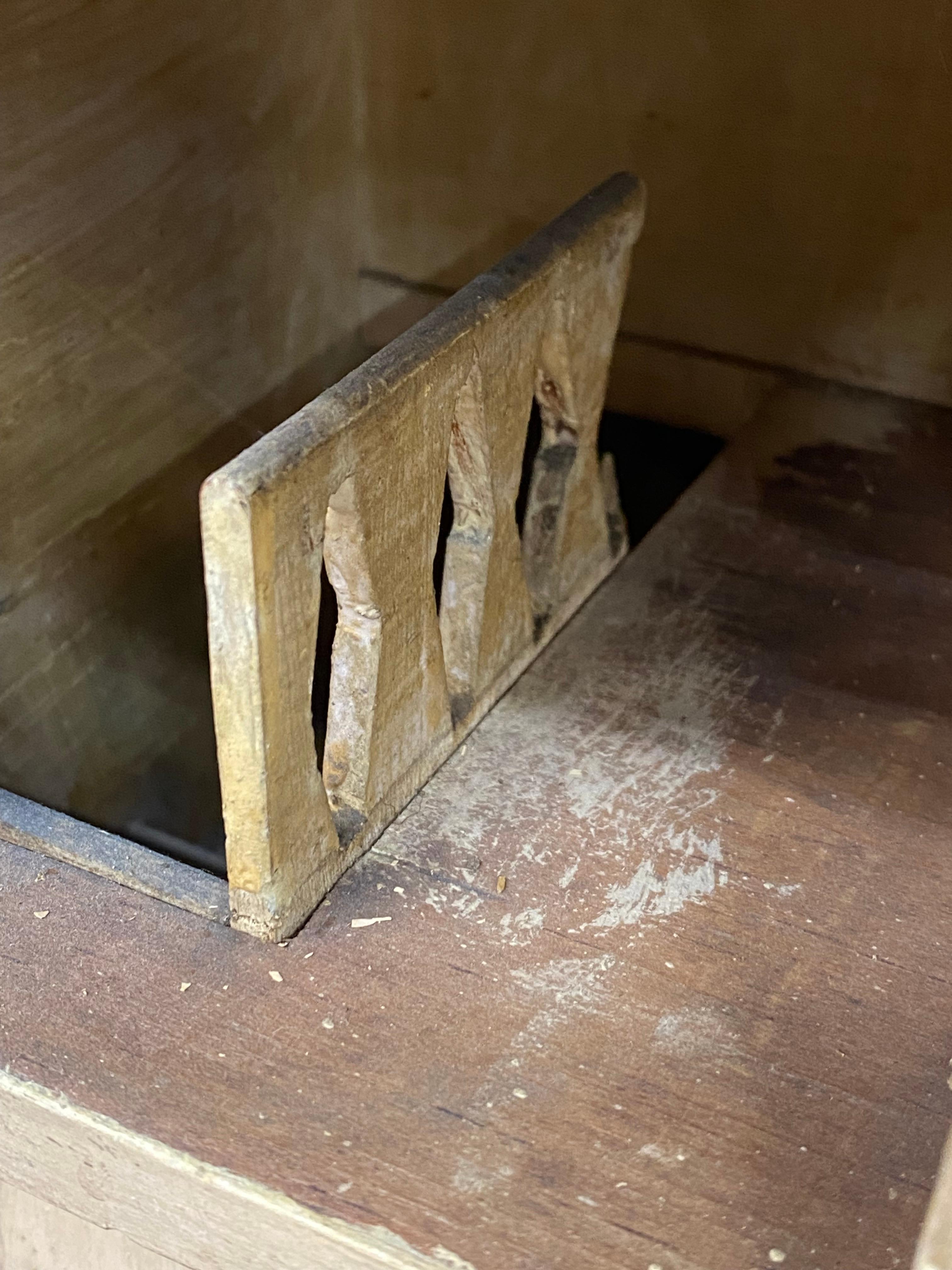 Spätviktorianisches handgefertigtes Wood Wood Puppenhaus im Angebot 13