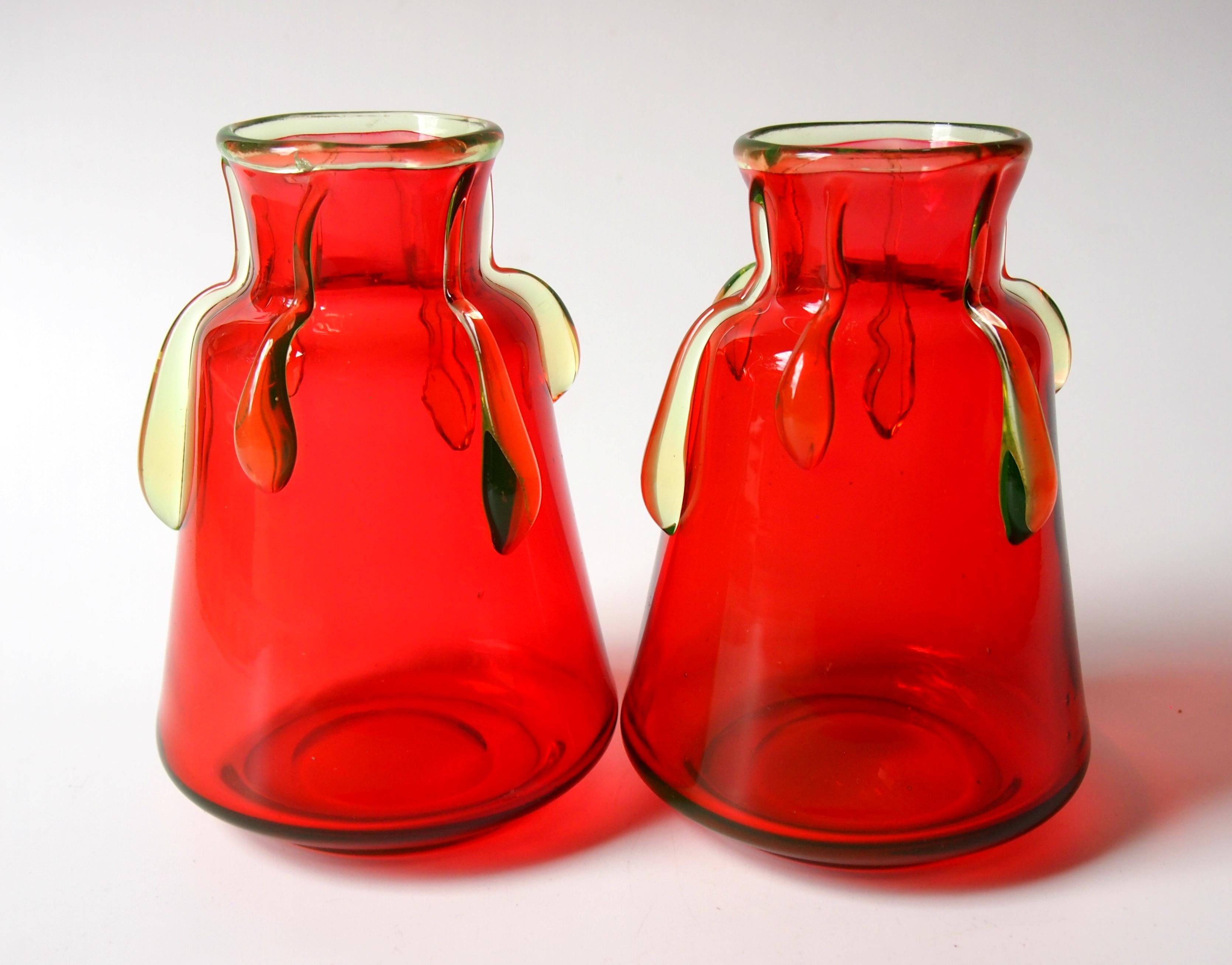 Late Victorian Harrach Orange-Red and Unranium Drip Vases In Excellent Condition In London, GB