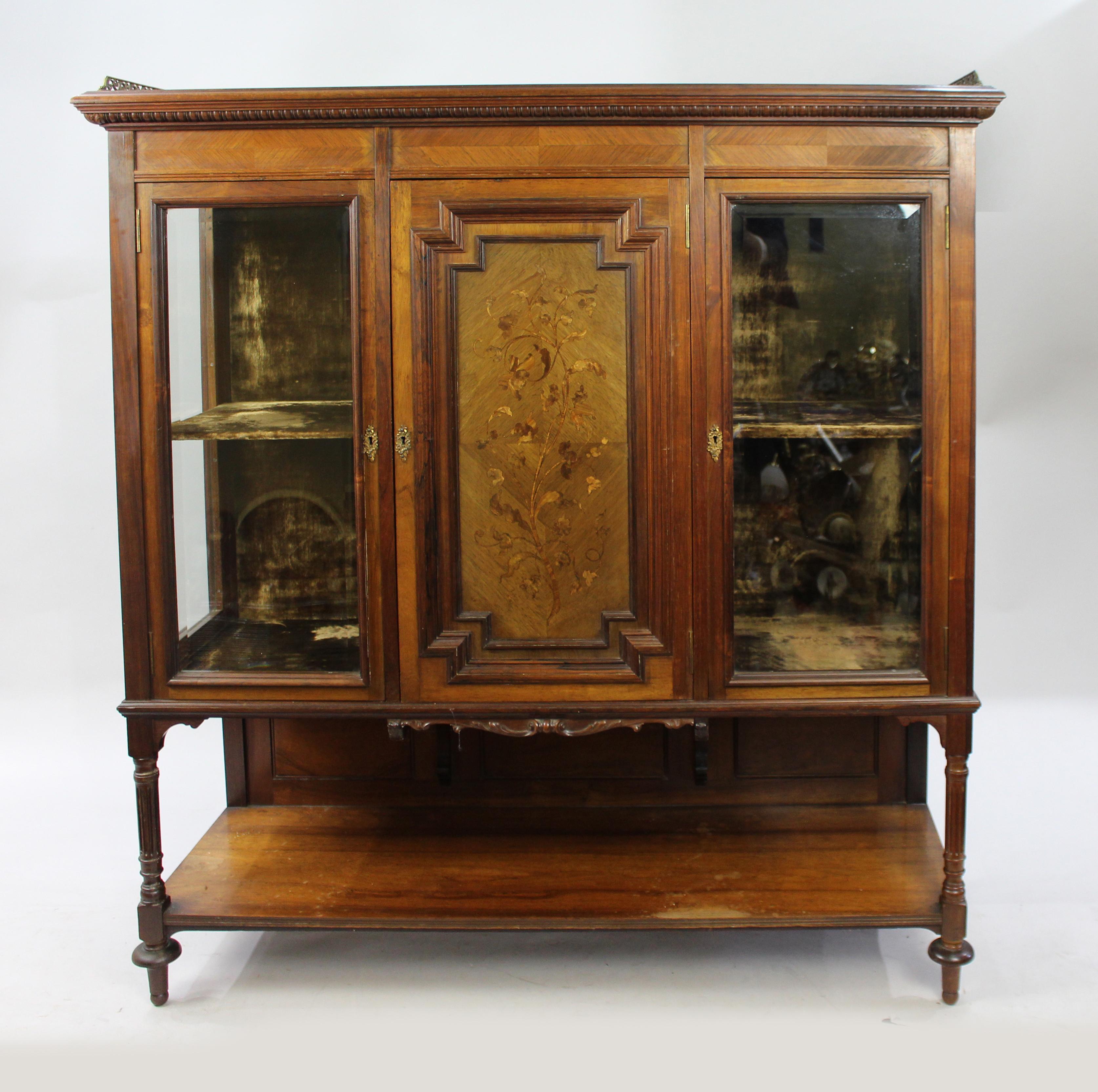 Late Victorian Inlaid Rosewood Display Cabinet In Good Condition For Sale In Worcester, GB