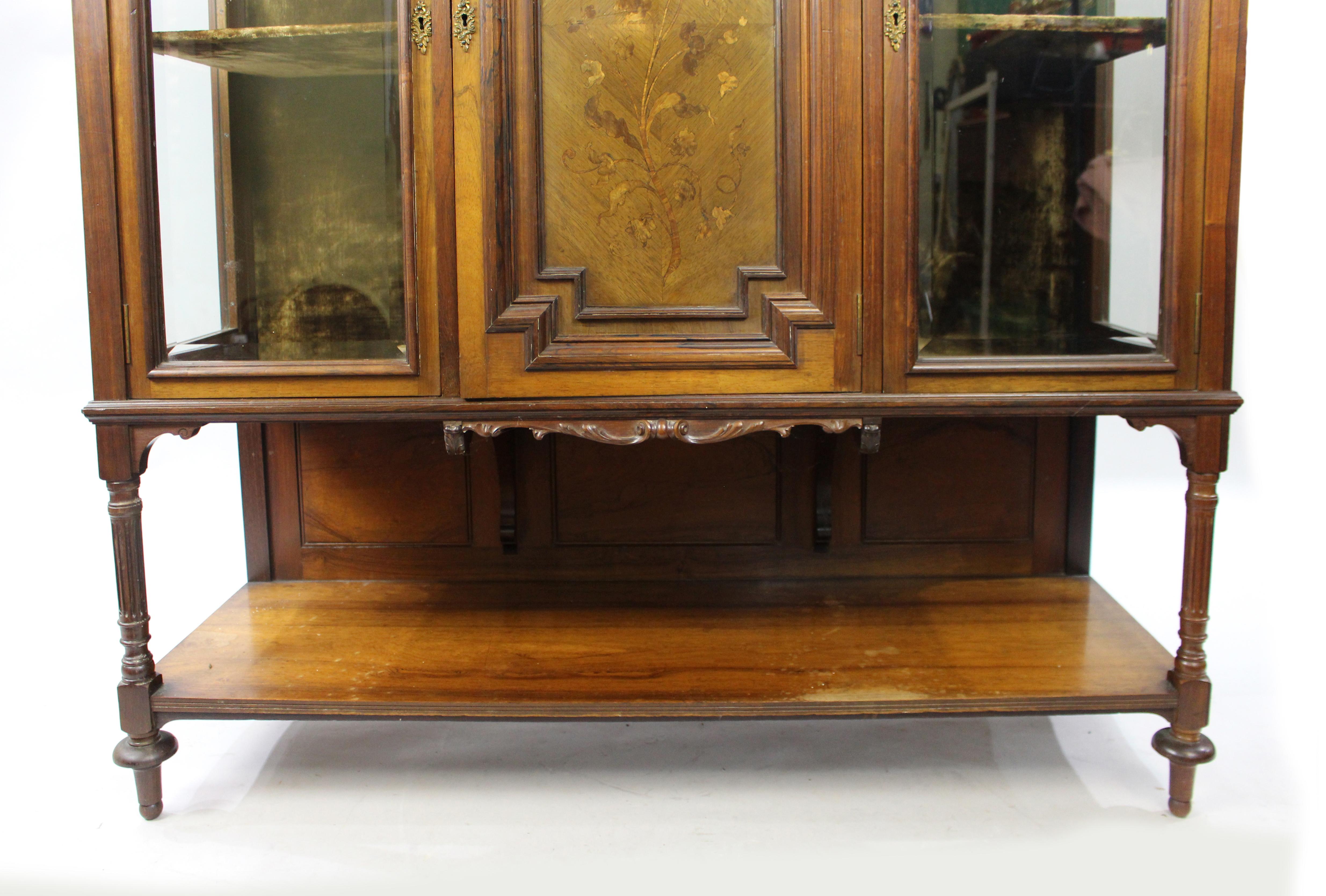 Late Victorian Inlaid Rosewood Display Cabinet In Good Condition For Sale In Worcester, GB