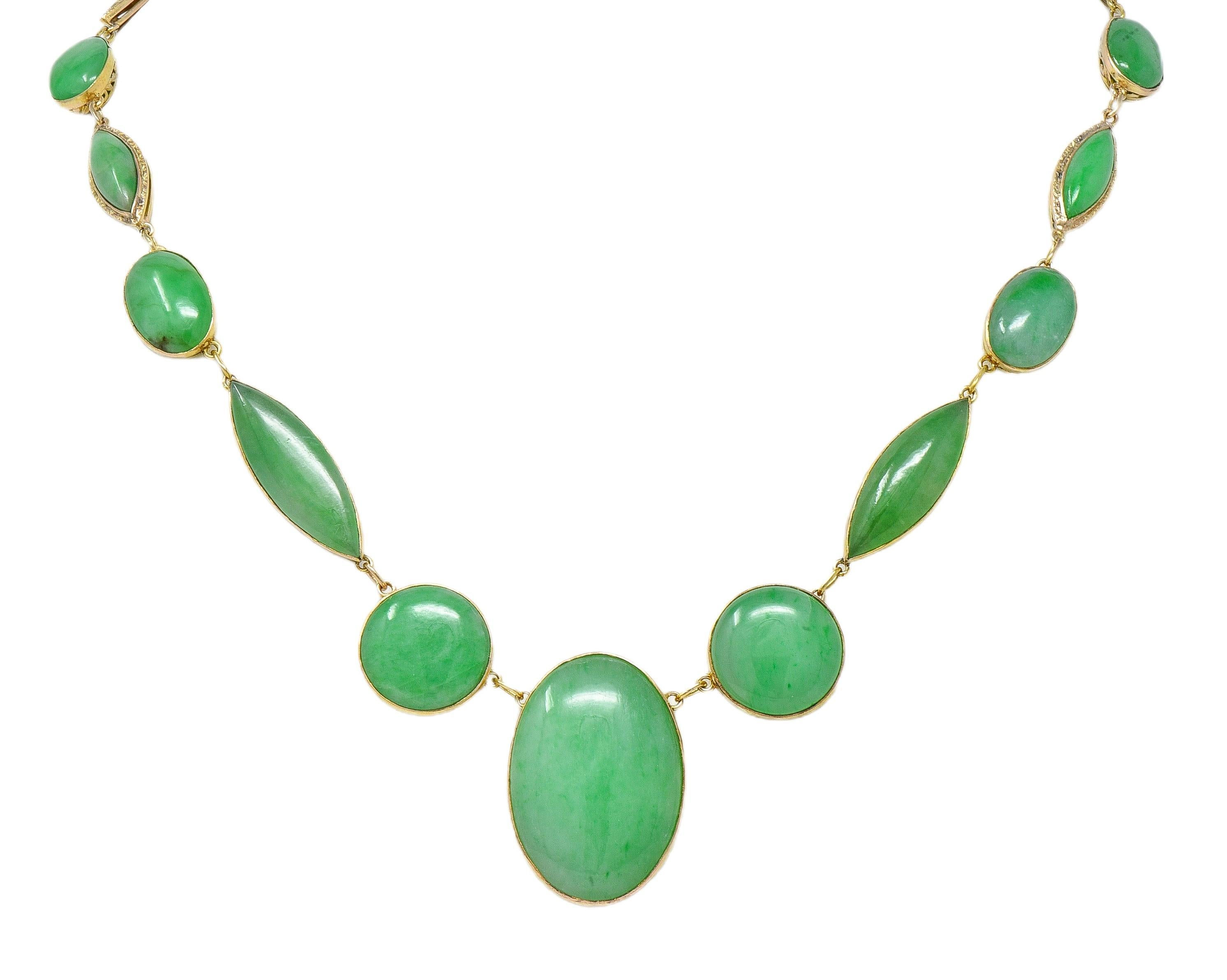 Fin de l'époque victorienne Jade Or jaune 14 carats Antique Floral Fancy Link Drop Necklace en vente 3