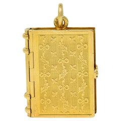 Colgante relicario de libro Lacloche Frères París de oro amarillo de 18 quilates de la época victoriana tardía