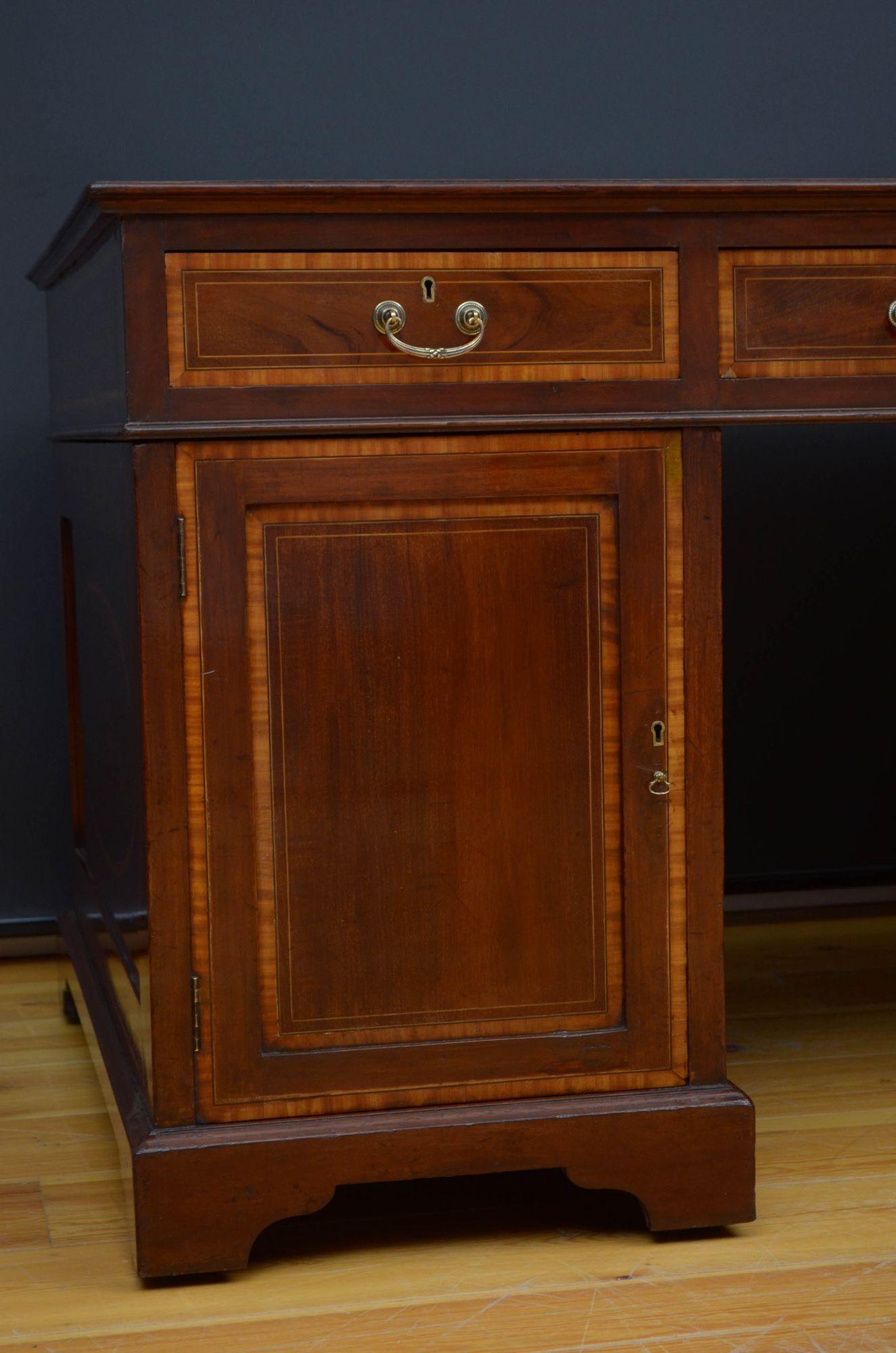 Late Victorian Mahogany and Inlaid Desk For Sale 11