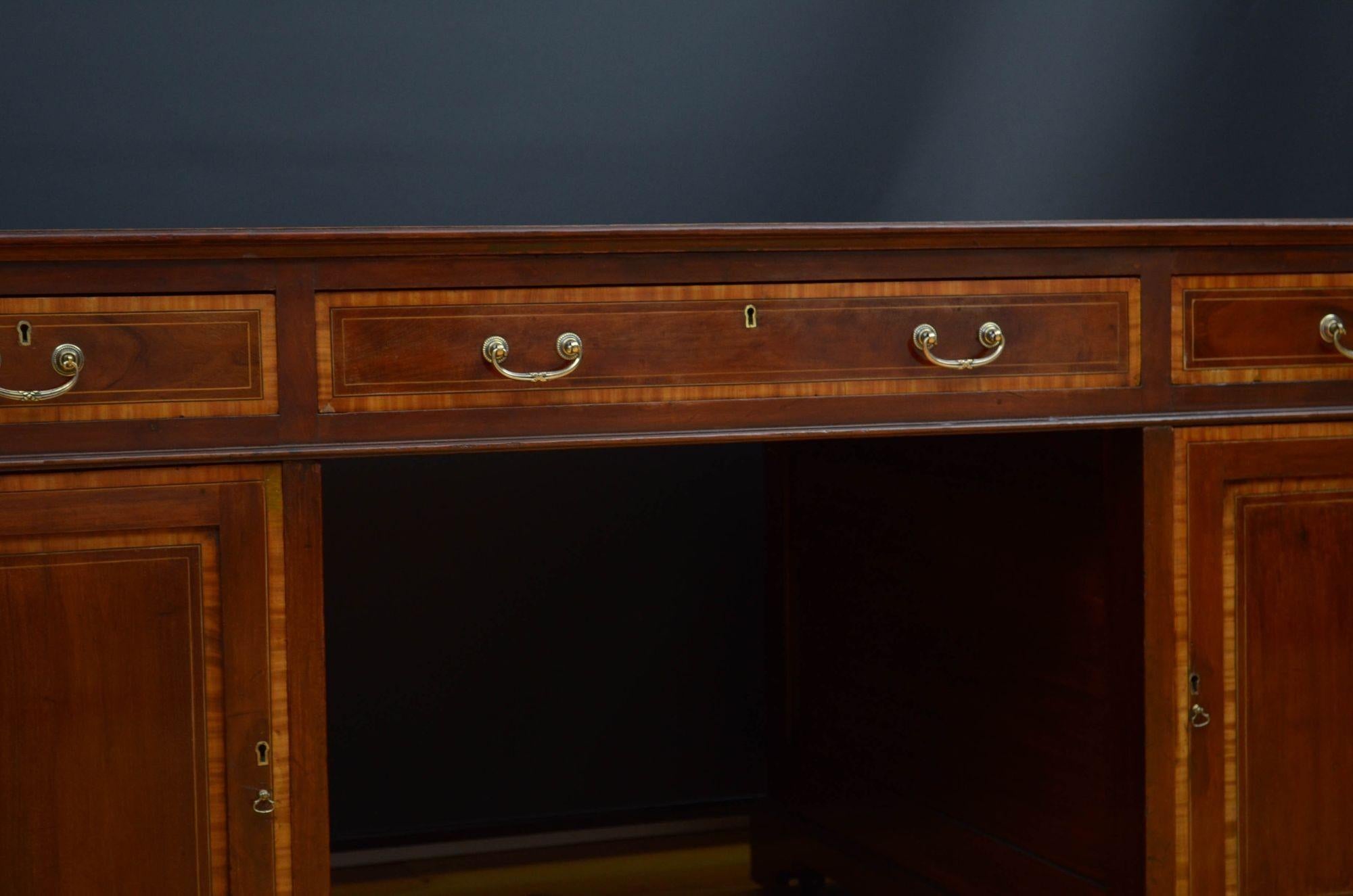 Late Victorian Mahogany and Inlaid Desk For Sale 12