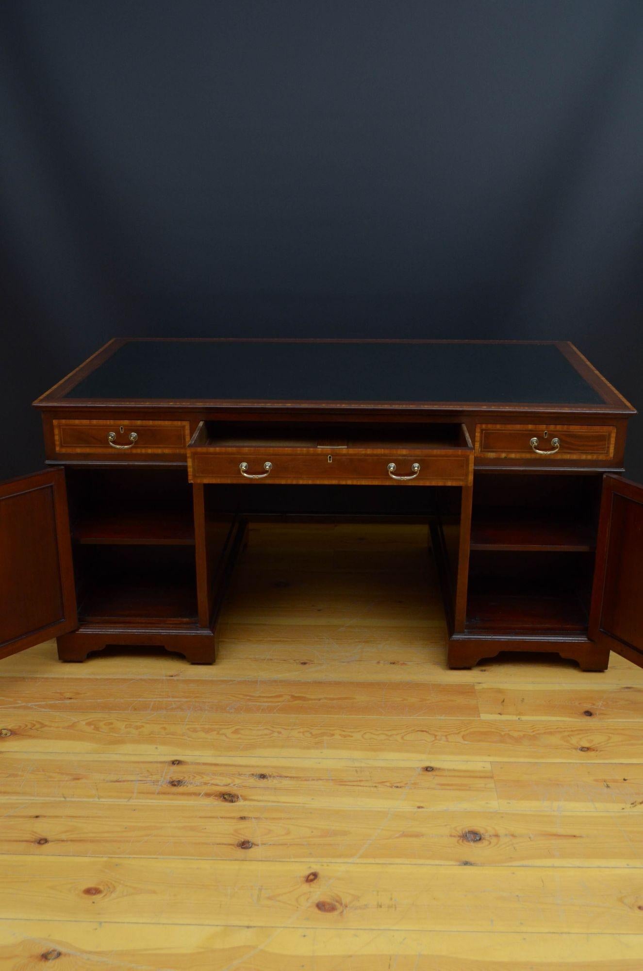 Late Victorian Mahogany and Inlaid Desk For Sale 14