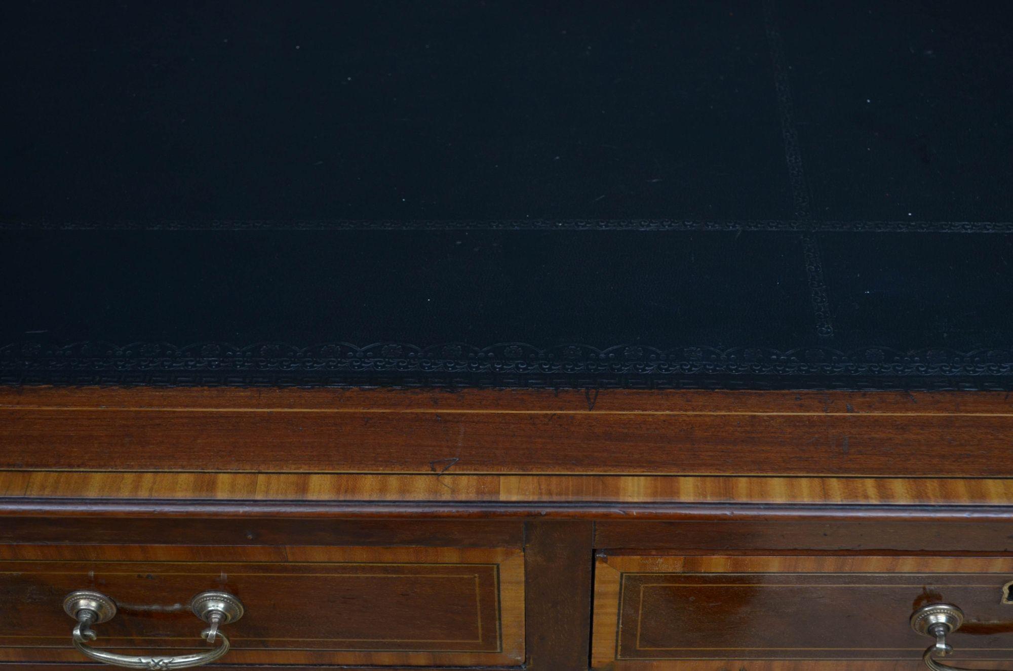 Late Victorian Mahogany and Inlaid Desk For Sale 2
