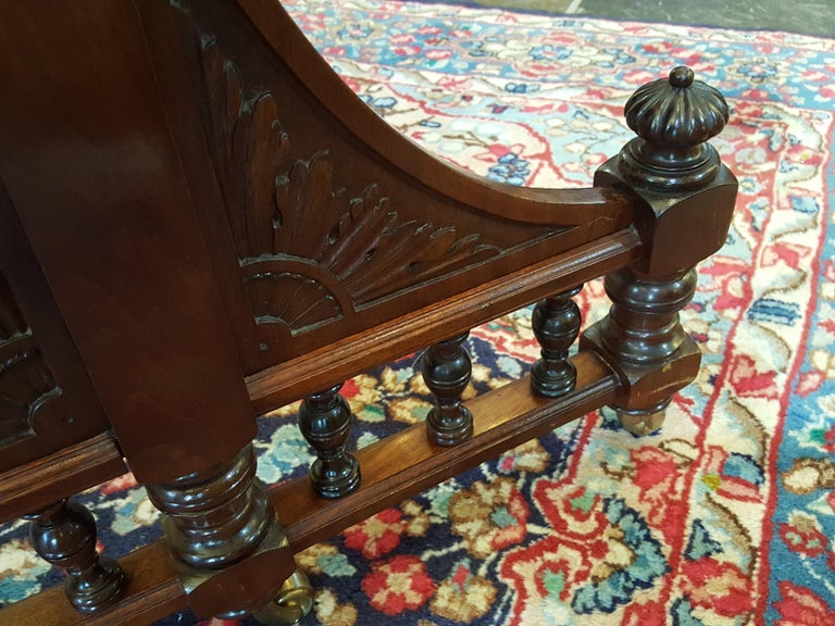 Late Victorian Mahogany Cot For Sale at 1stDibs