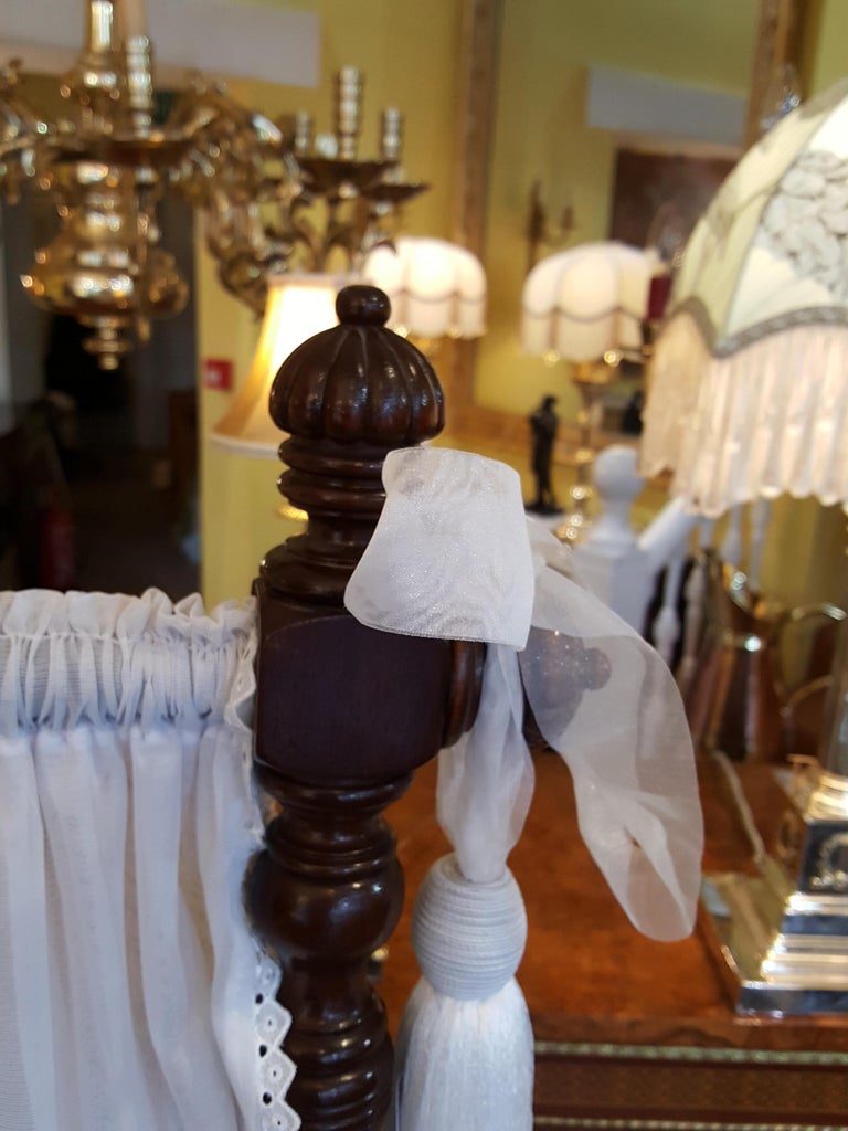 Late Victorian Mahogany Cot For Sale at 1stDibs