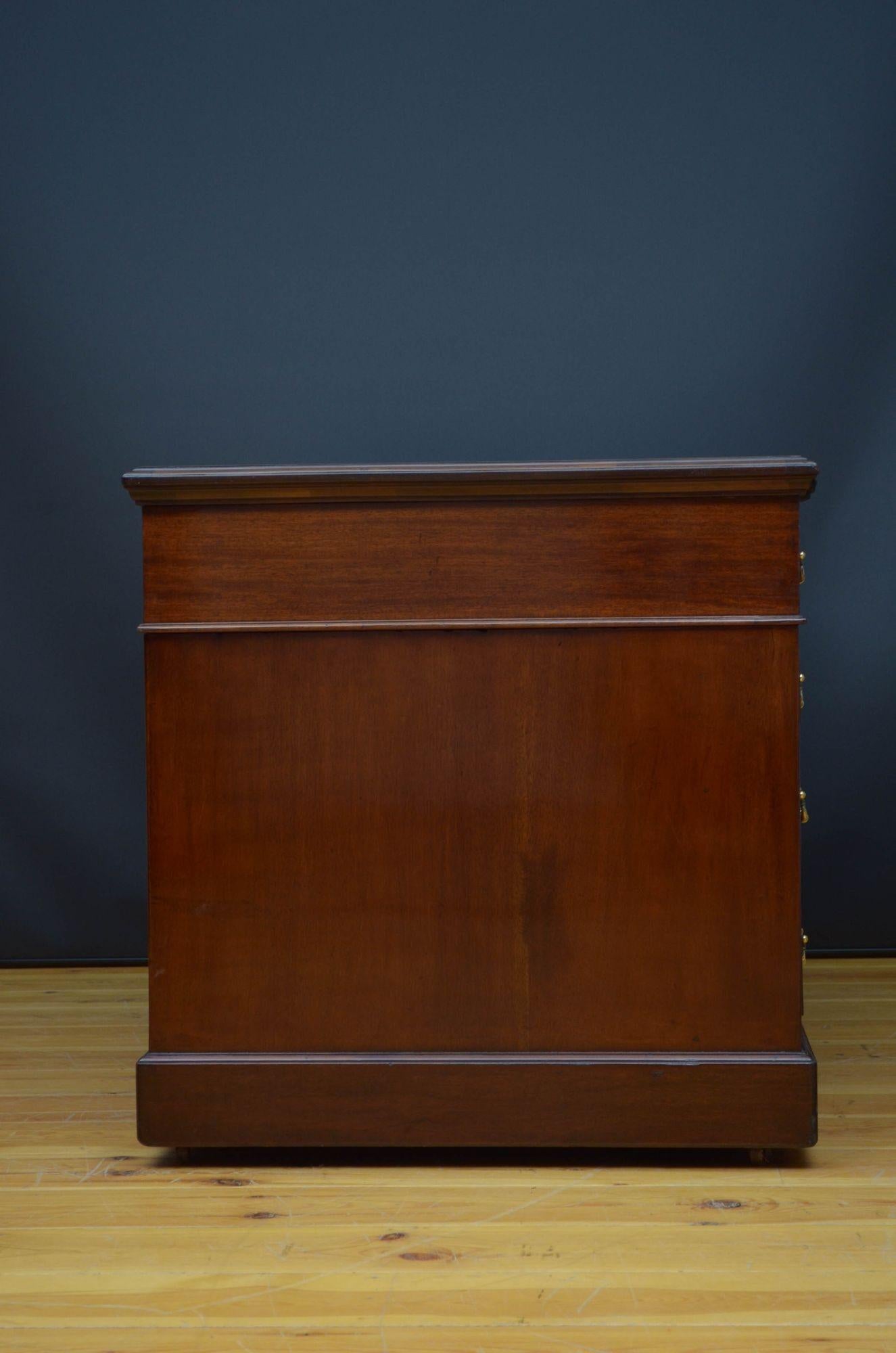 Late Victorian Mahogany Desk by Maple & Co 9