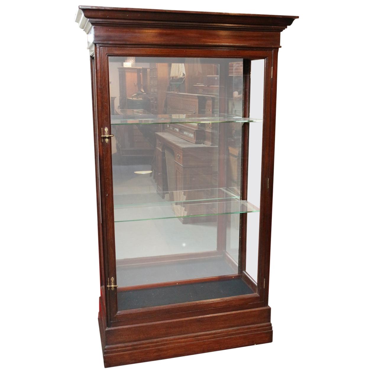 Late Victorian Mahogany Display Cabinet with 2 Adjustable Glass Shelves