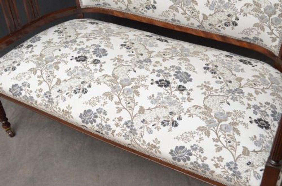 Late Victorian Mahogany Sofa For Sale 5