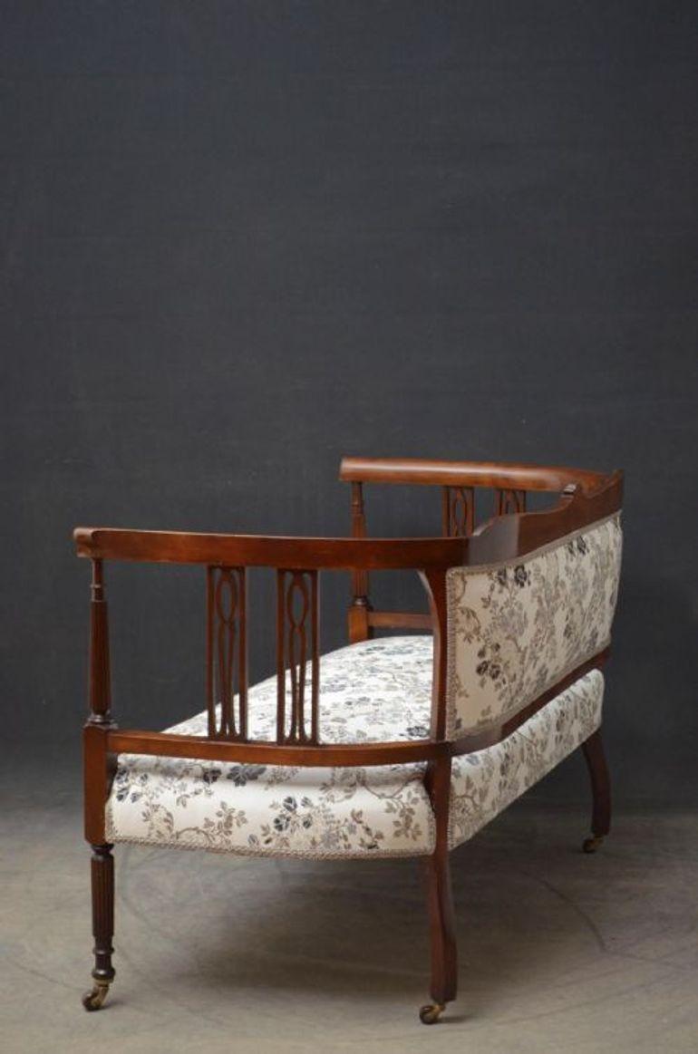 Late Victorian Mahogany Sofa For Sale 9